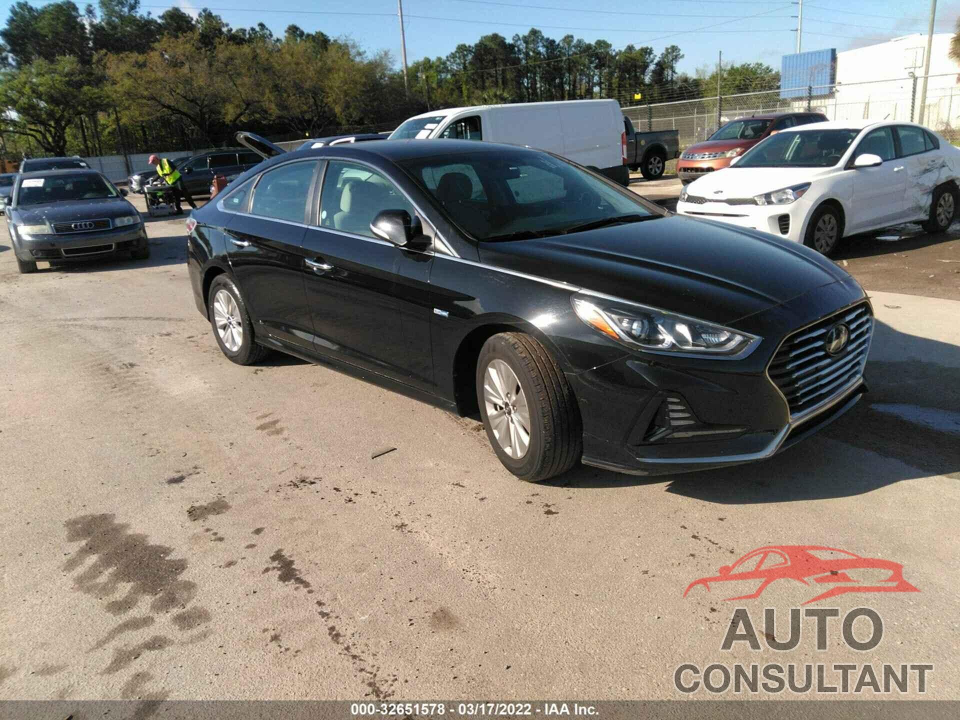 HYUNDAI SONATA HYBRID 2019 - KMHE24L33KA091643