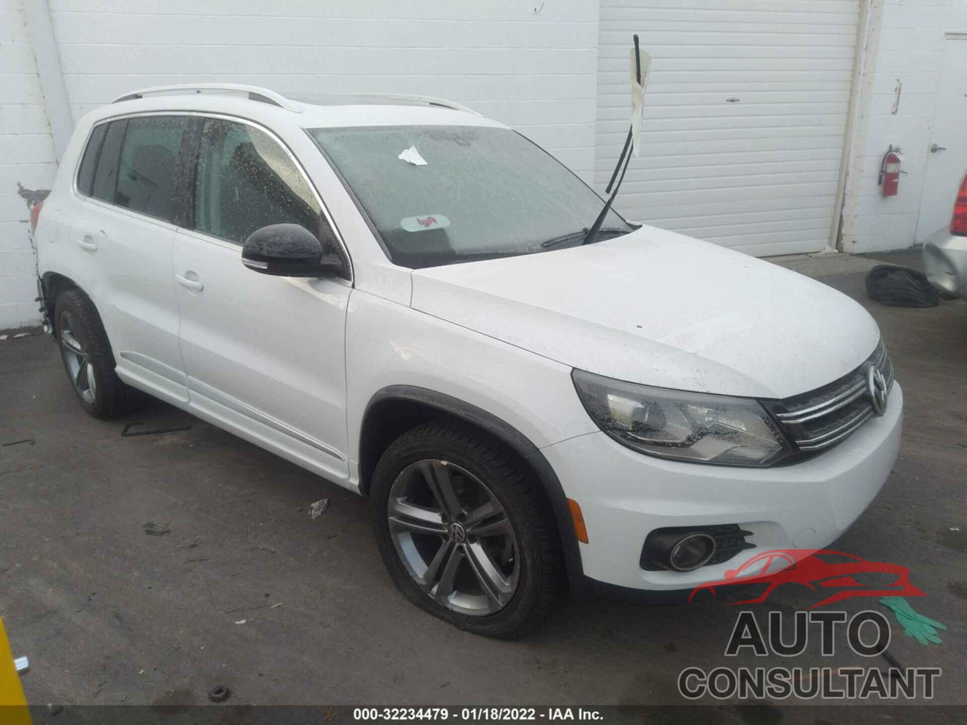 VOLKSWAGEN TIGUAN 2017 - WVGUV7AXXHK016631