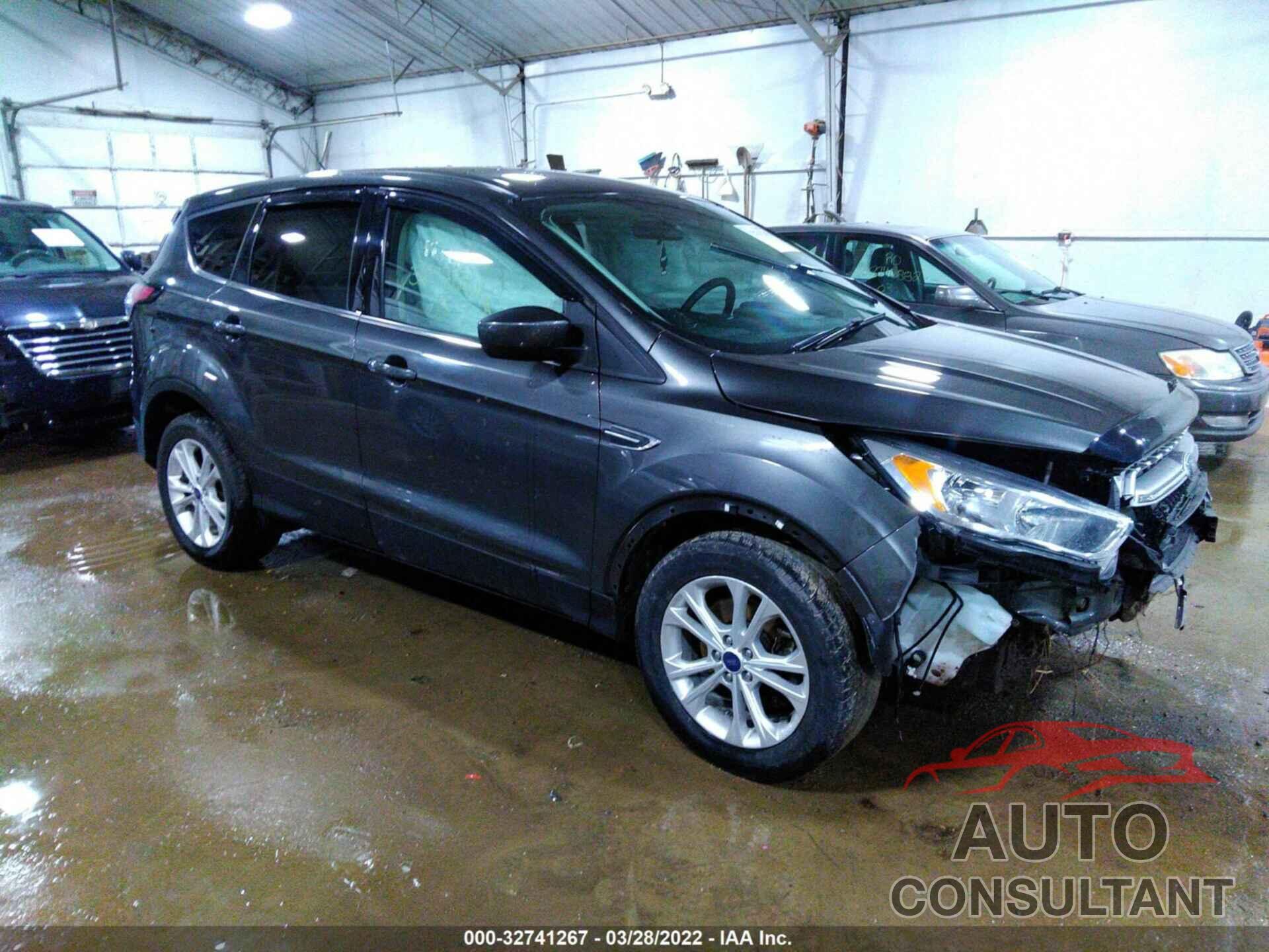 FORD ESCAPE 2017 - 1FMCU9GD3HUC85419