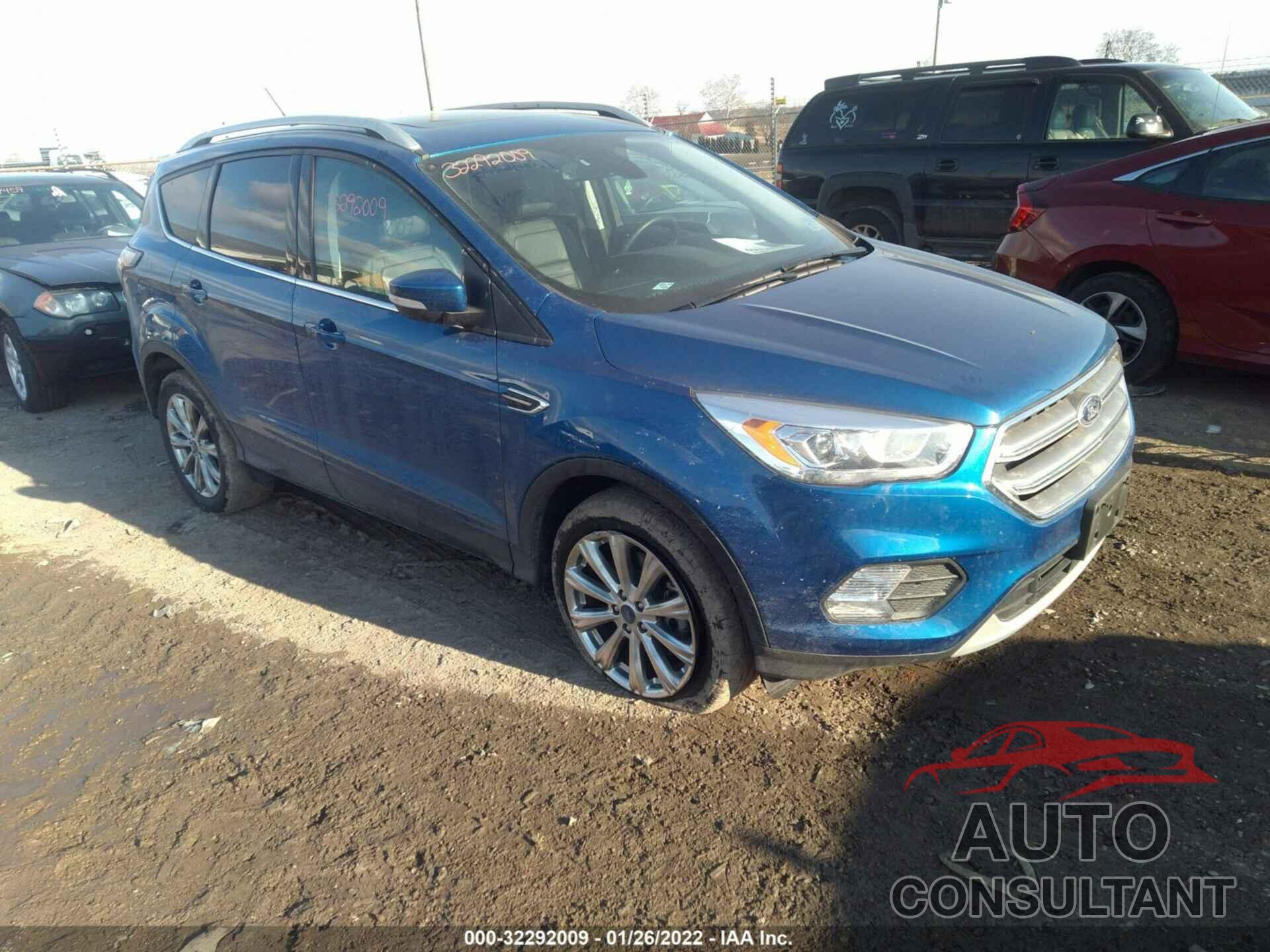 FORD ESCAPE 2017 - 1FMCU9J95HUF00609