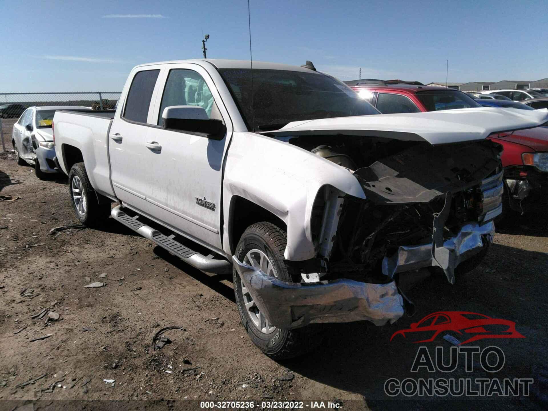 CHEVROLET SILVERADO 1500 2018 - 1GCRCREH4JZ373802