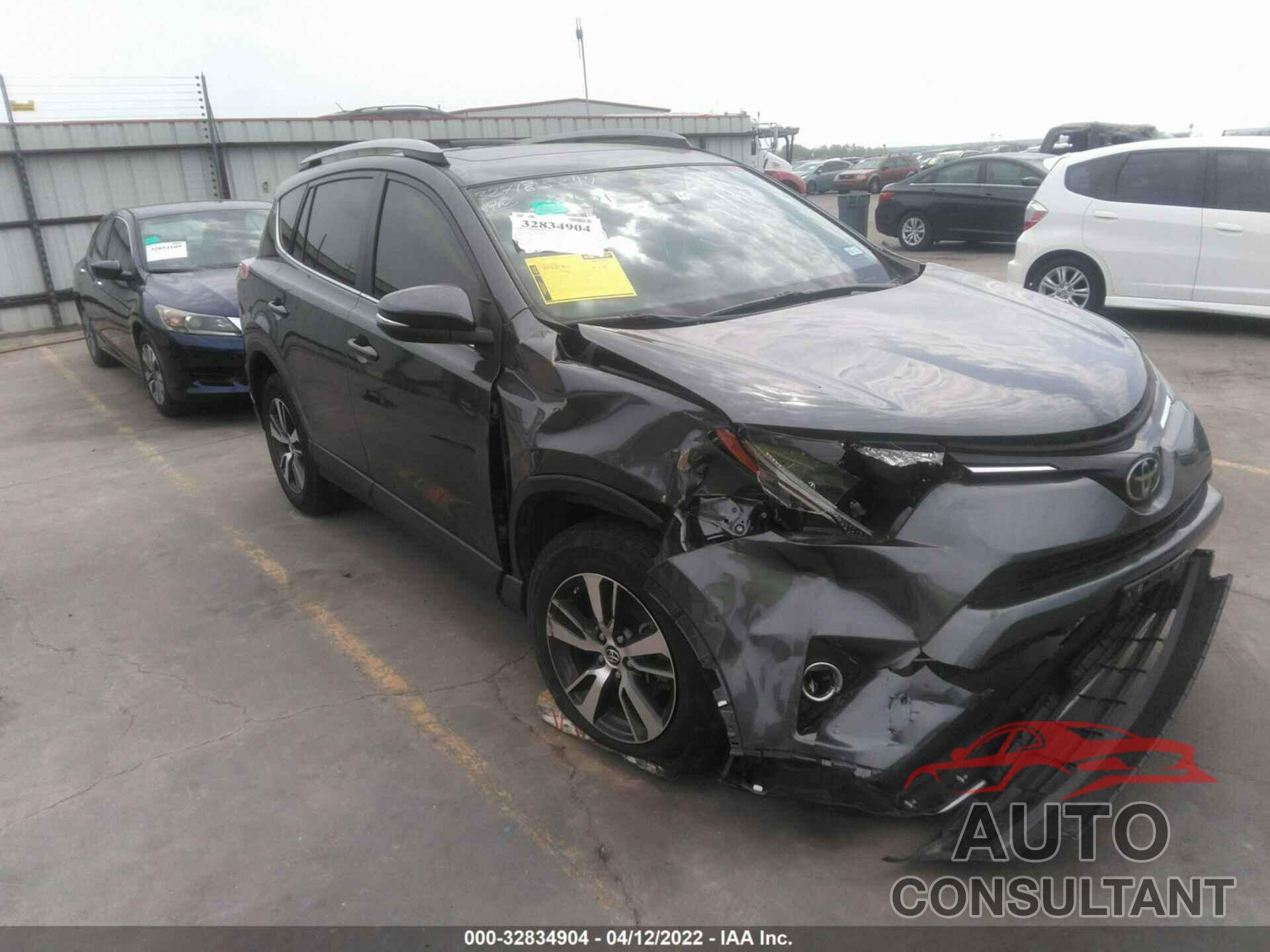 TOYOTA RAV4 2017 - JTMWFREVXHD099108