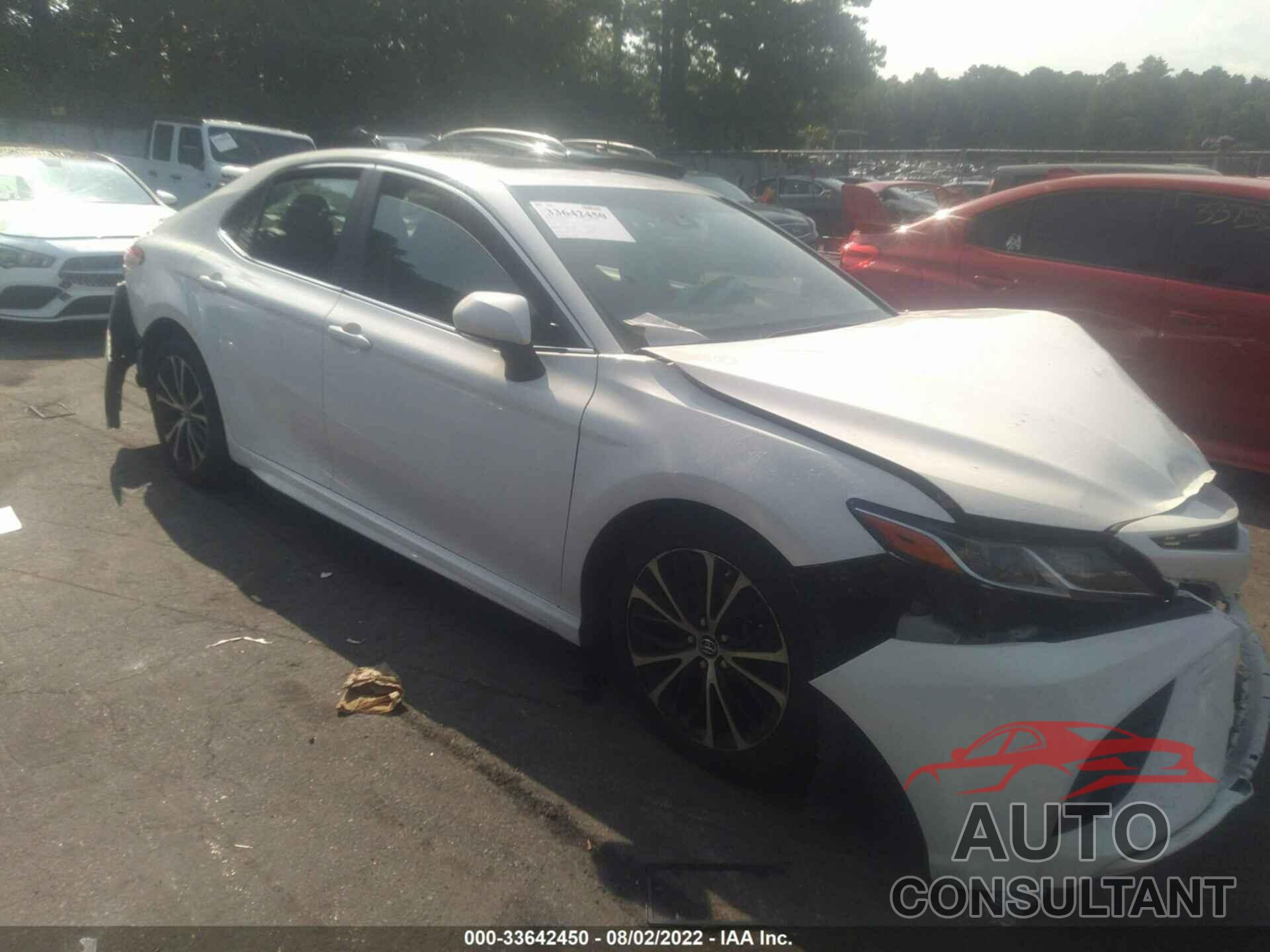 TOYOTA CAMRY 2018 - 4T1B11HK2JU107686