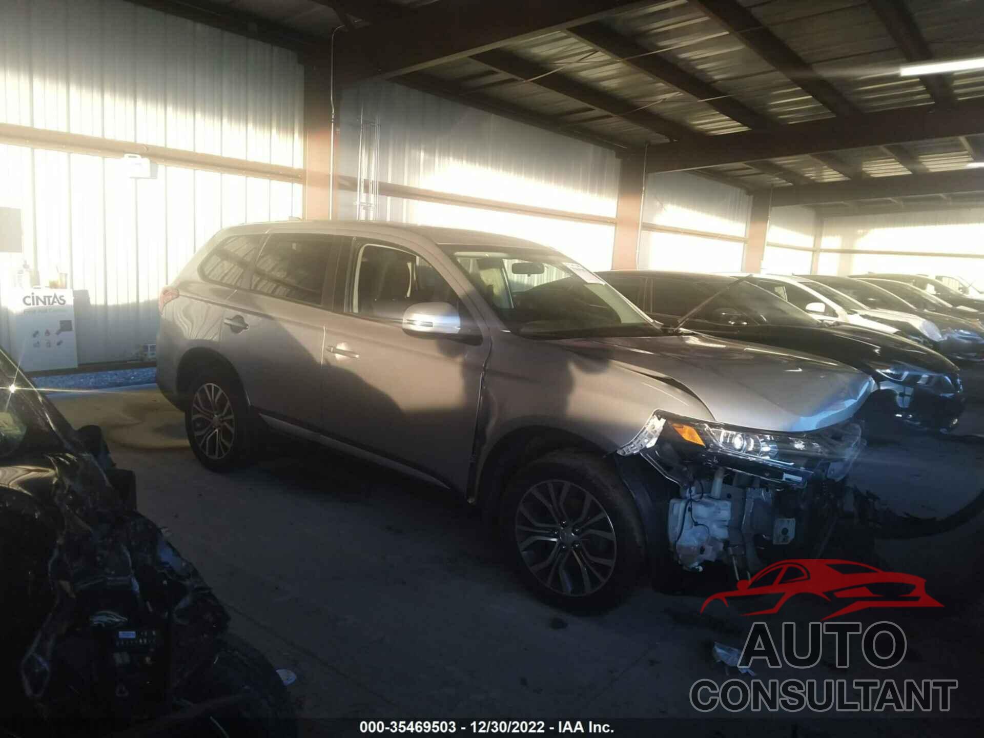 MITSUBISHI OUTLANDER 2018 - JA4AZ3A38JZ013722
