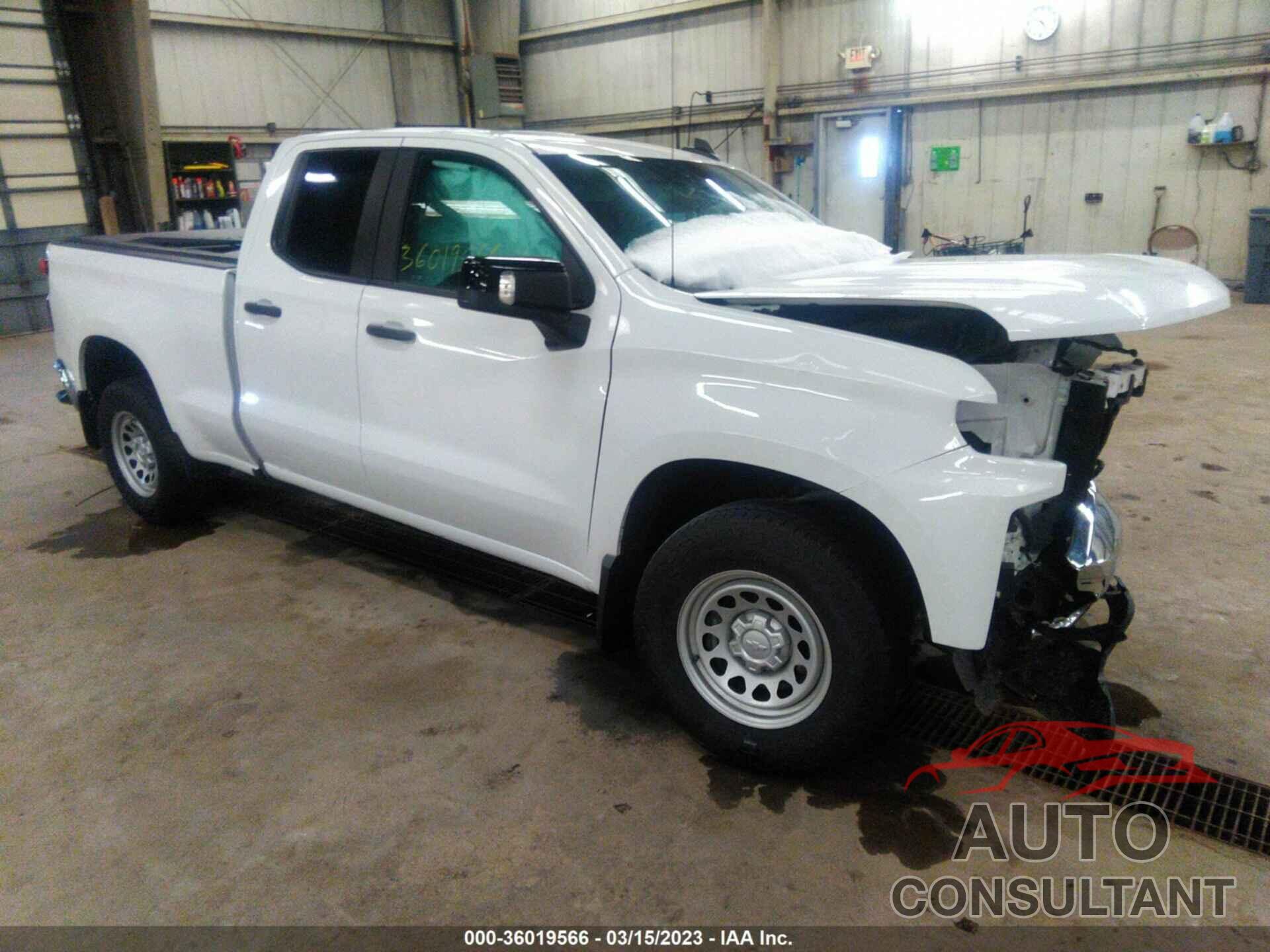 CHEVROLET SILVERADO 1500 2019 - 1GCRYAEH5KZ233116