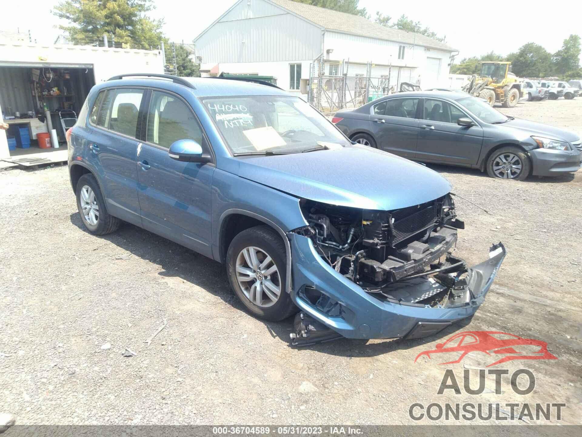 VOLKSWAGEN TIGUAN 2017 - WVGAV7AX3HK020376