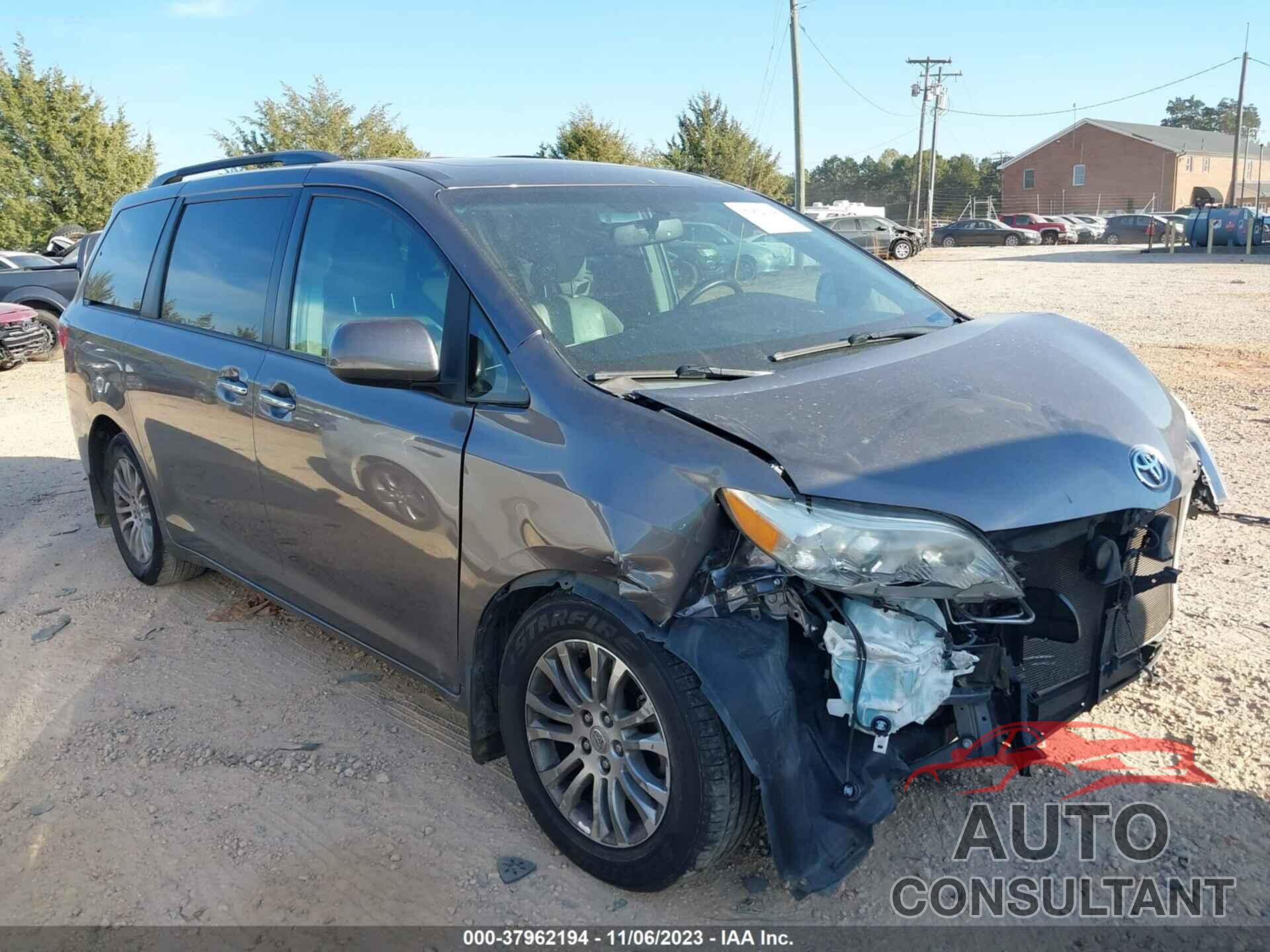 TOYOTA SIENNA 2015 - 5TDYK3DC3FS546526