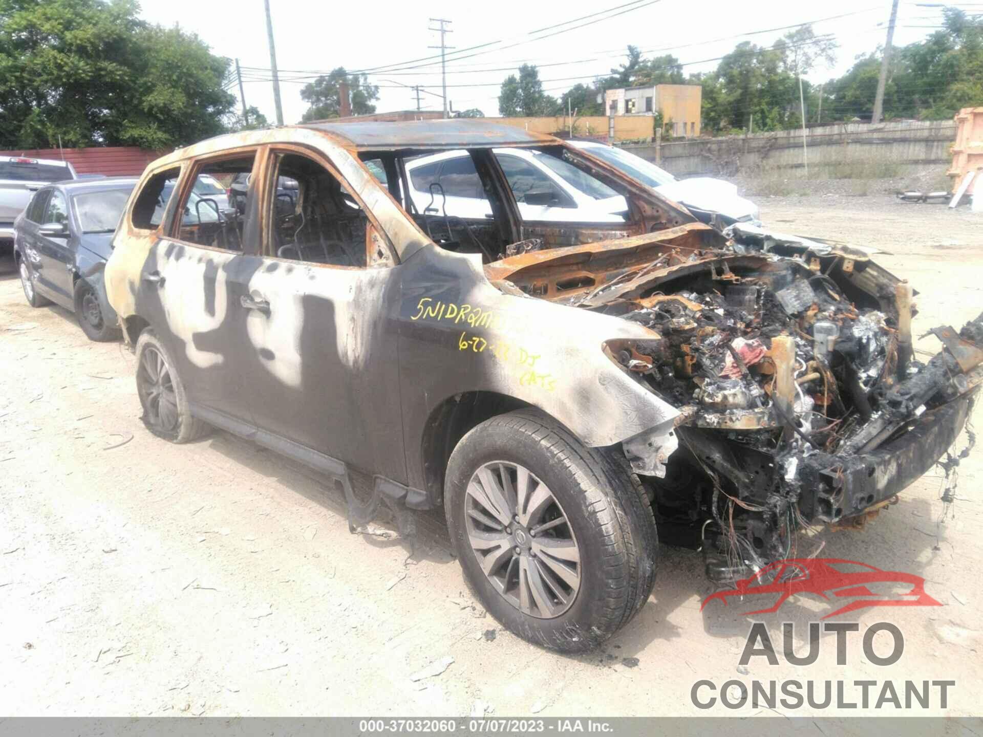 NISSAN PATHFINDER 2018 - 5N1DR2MN7JC642686