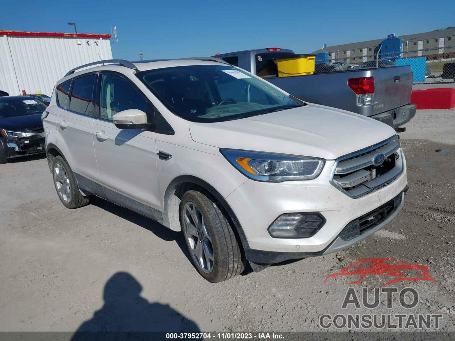 FORD ESCAPE 2018 - 1FMCU9J90JUC04726
