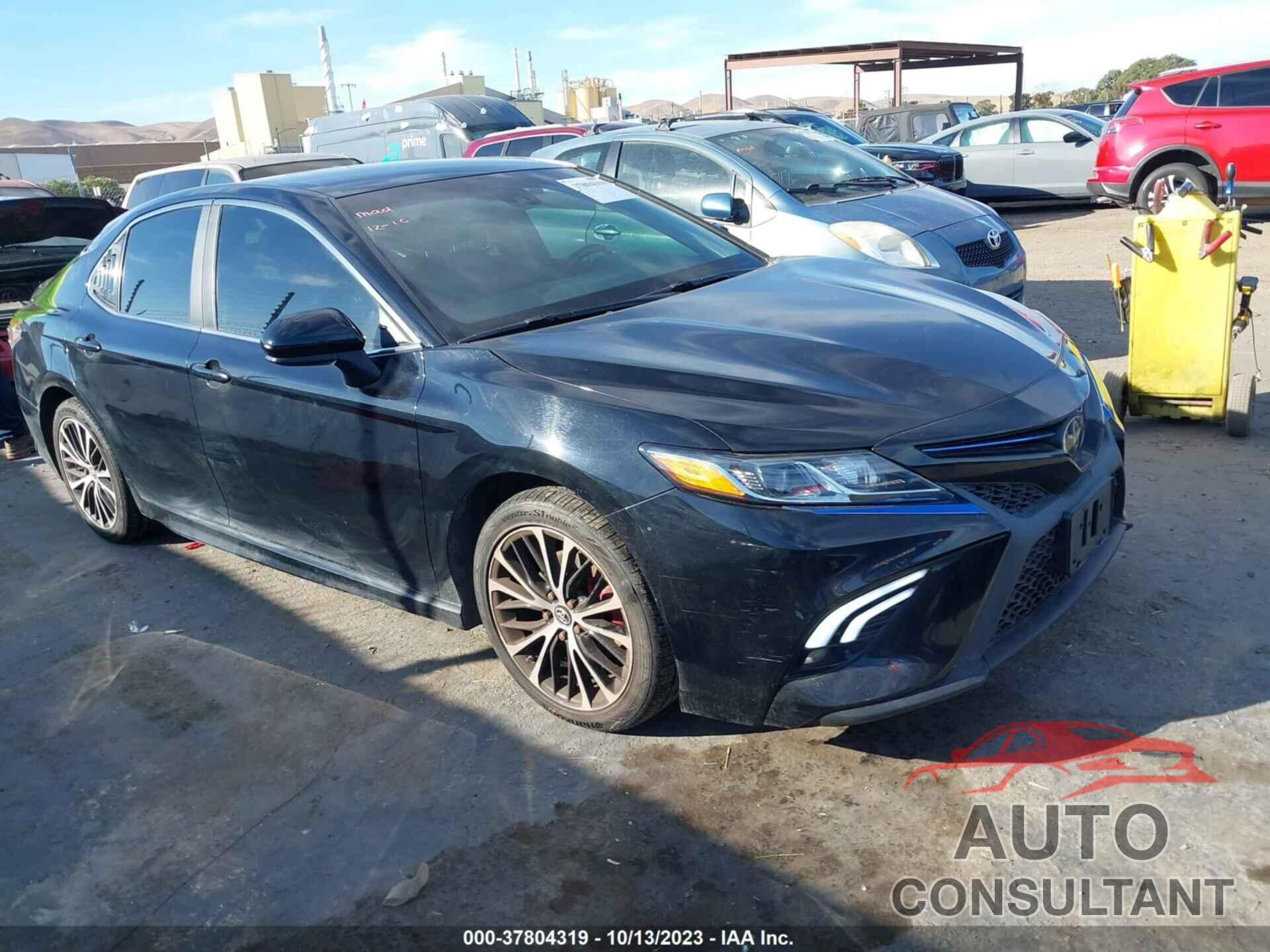 TOYOTA CAMRY 2018 - 4T1B11HK3JU638525