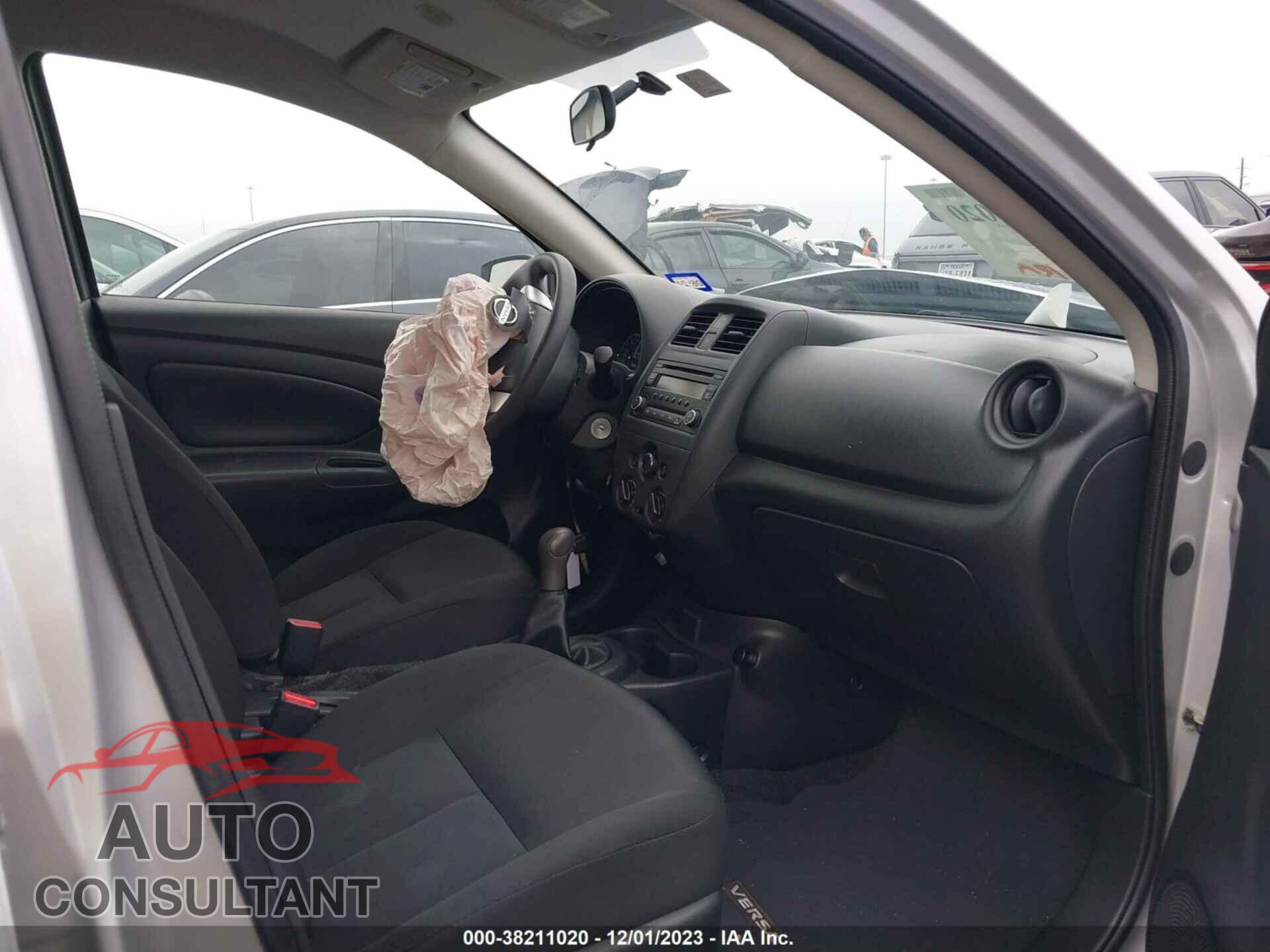 NISSAN VERSA 2017 - 3N1CN7AP3HL847115
