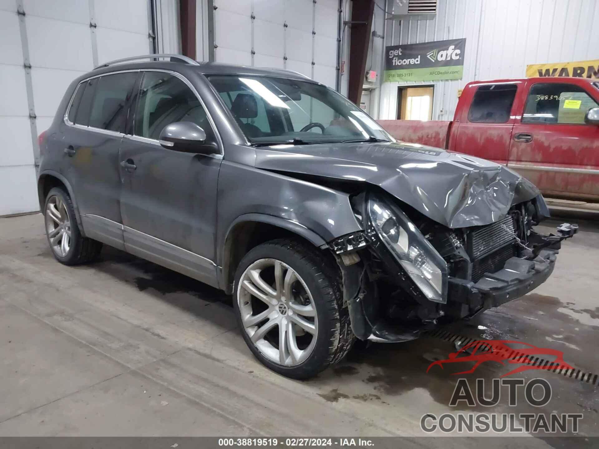 VOLKSWAGEN TIGUAN 2016 - WVGBV7AX9GW525964