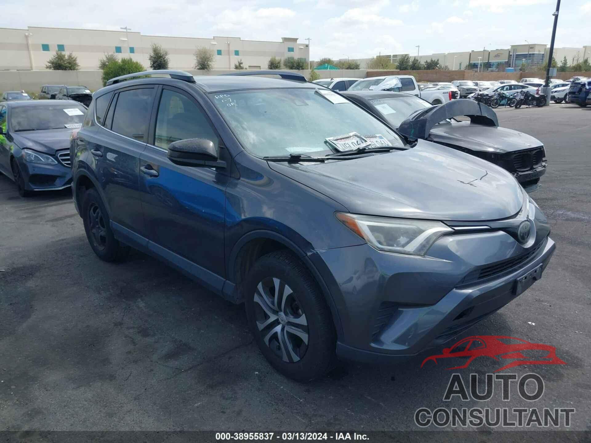 TOYOTA RAV4 2017 - JTMZFREVXHD093130