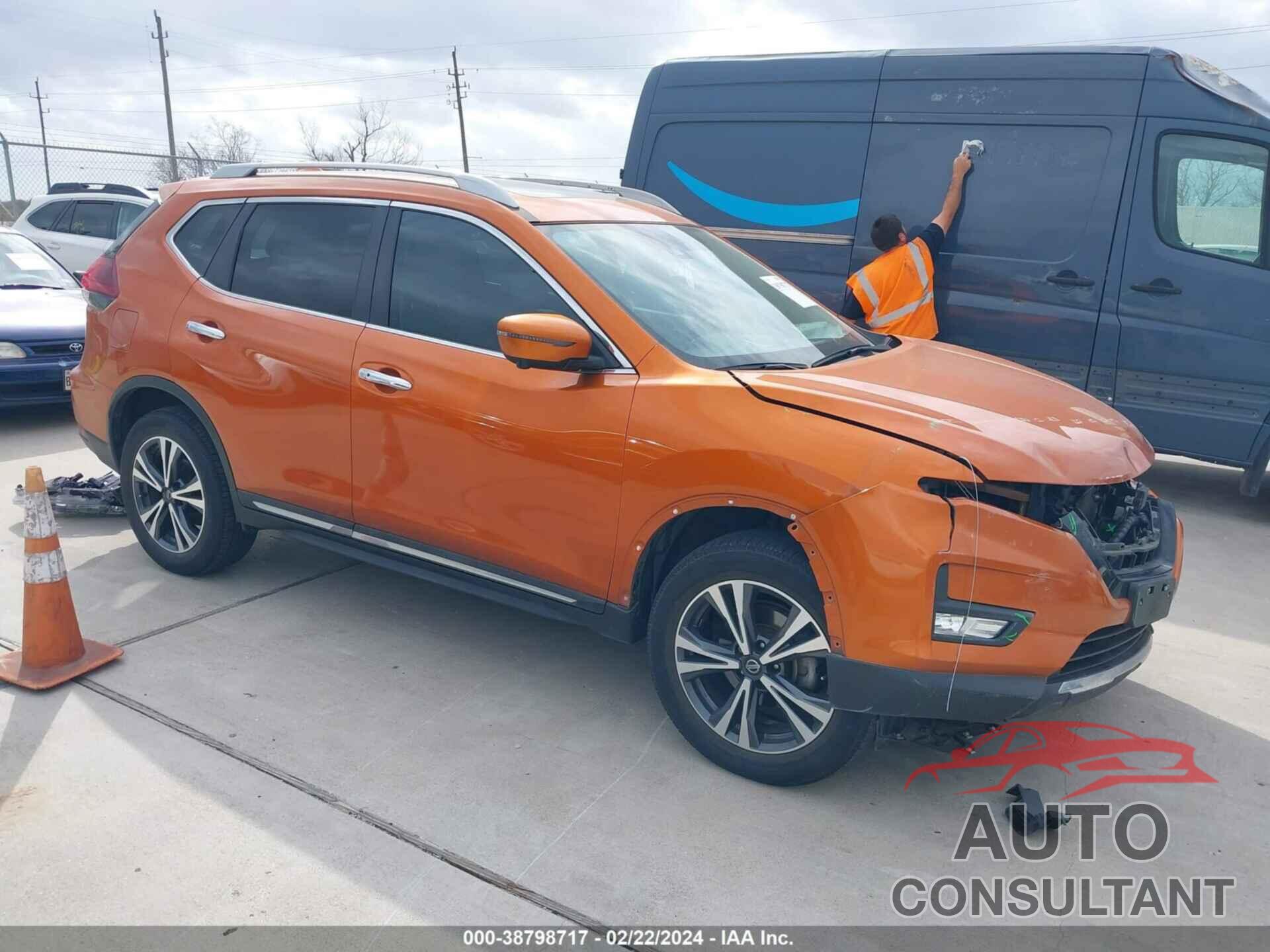 NISSAN ROGUE 2018 - 5N1AT2MV7JC839703