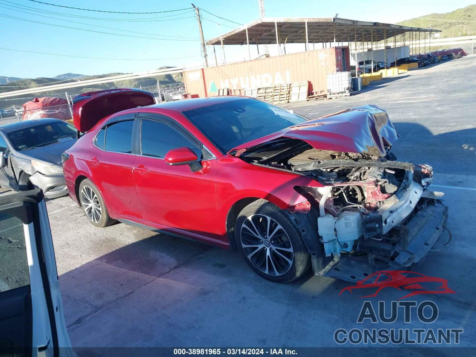 TOYOTA CAMRY 2018 - 4T1B11HK6JU598750