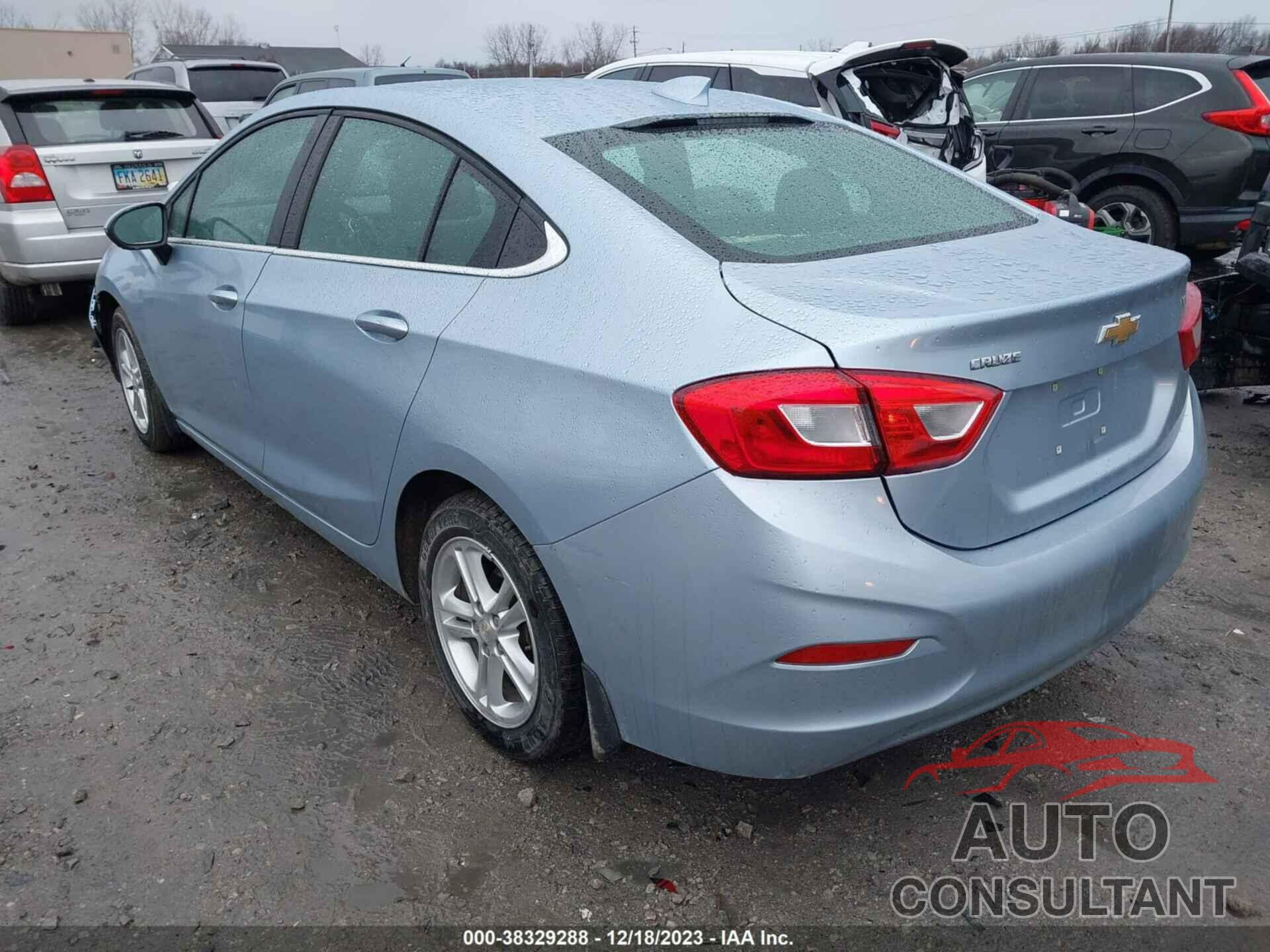 CHEVROLET CRUZE 2018 - 1G1BE5SM6J7152082