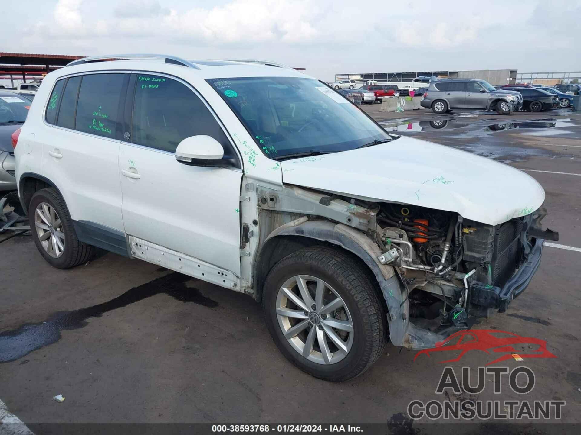 VOLKSWAGEN TIGUAN 2017 - WVGSV7AX4HW509205