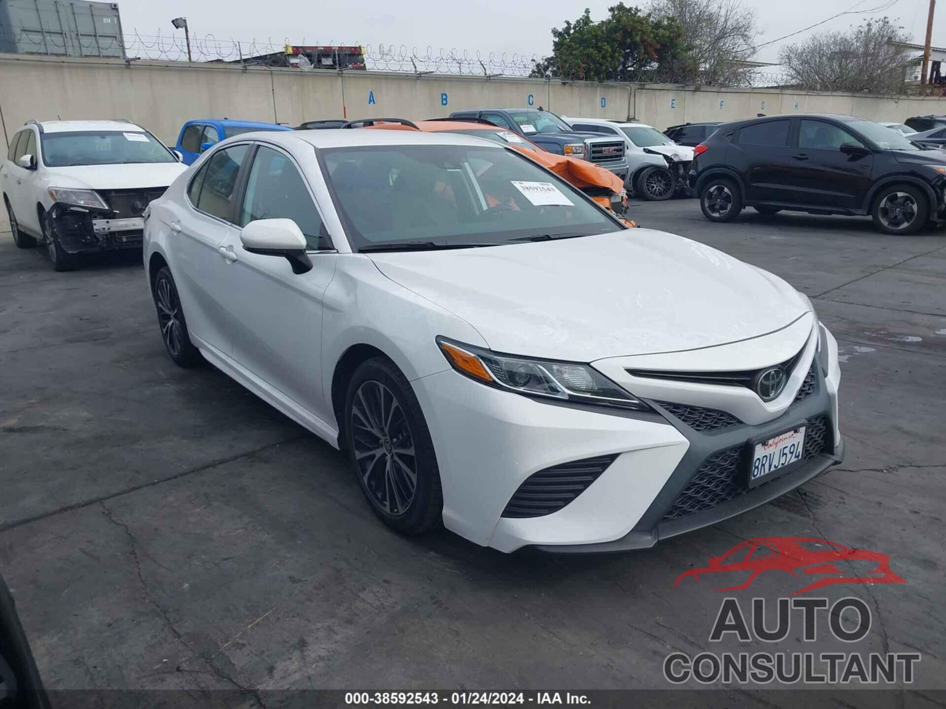 TOYOTA CAMRY 2020 - 4T1G11AK3LU960875