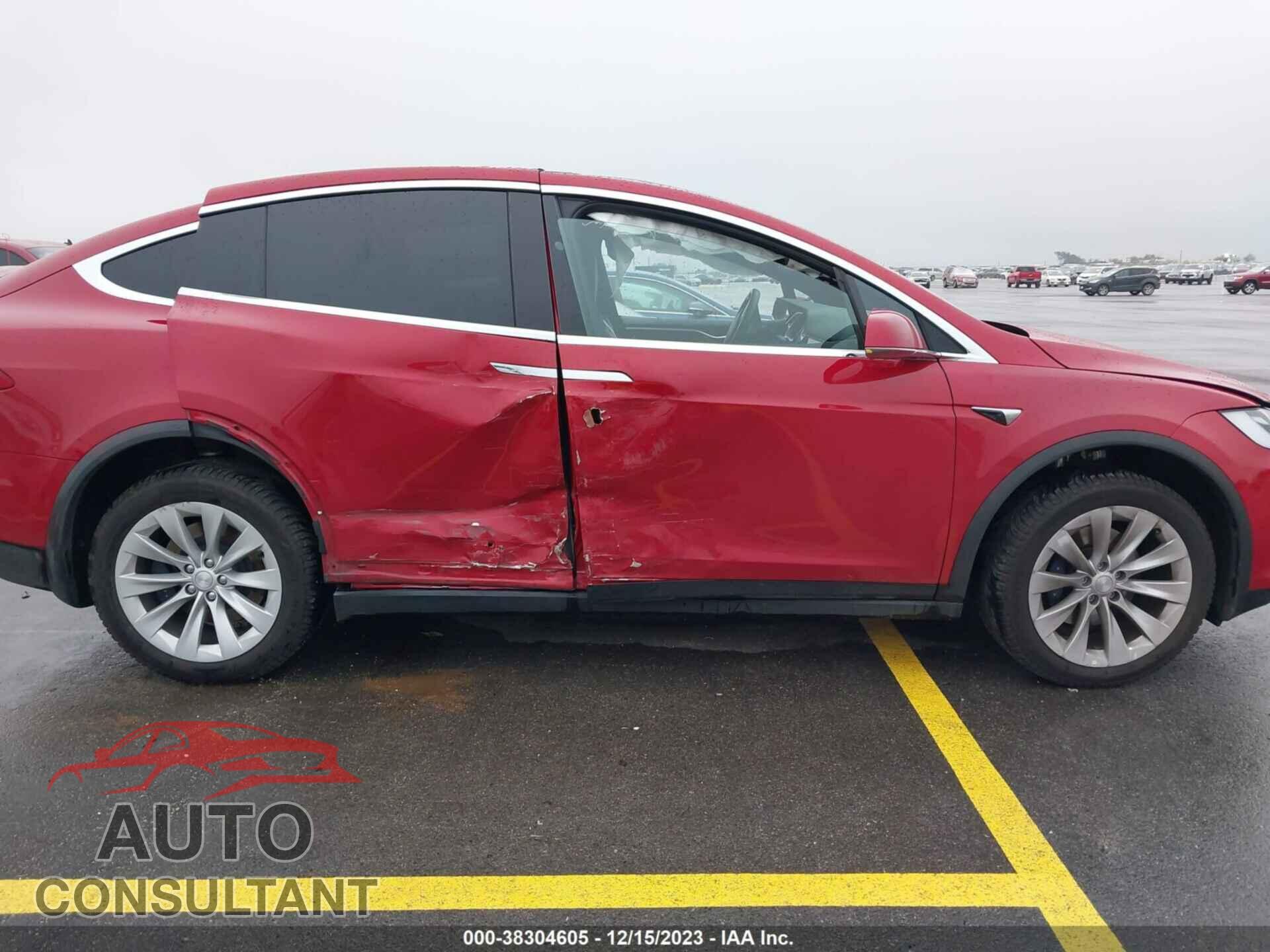 TESLA MODEL X 2018 - 5YJXCAE27JF089770