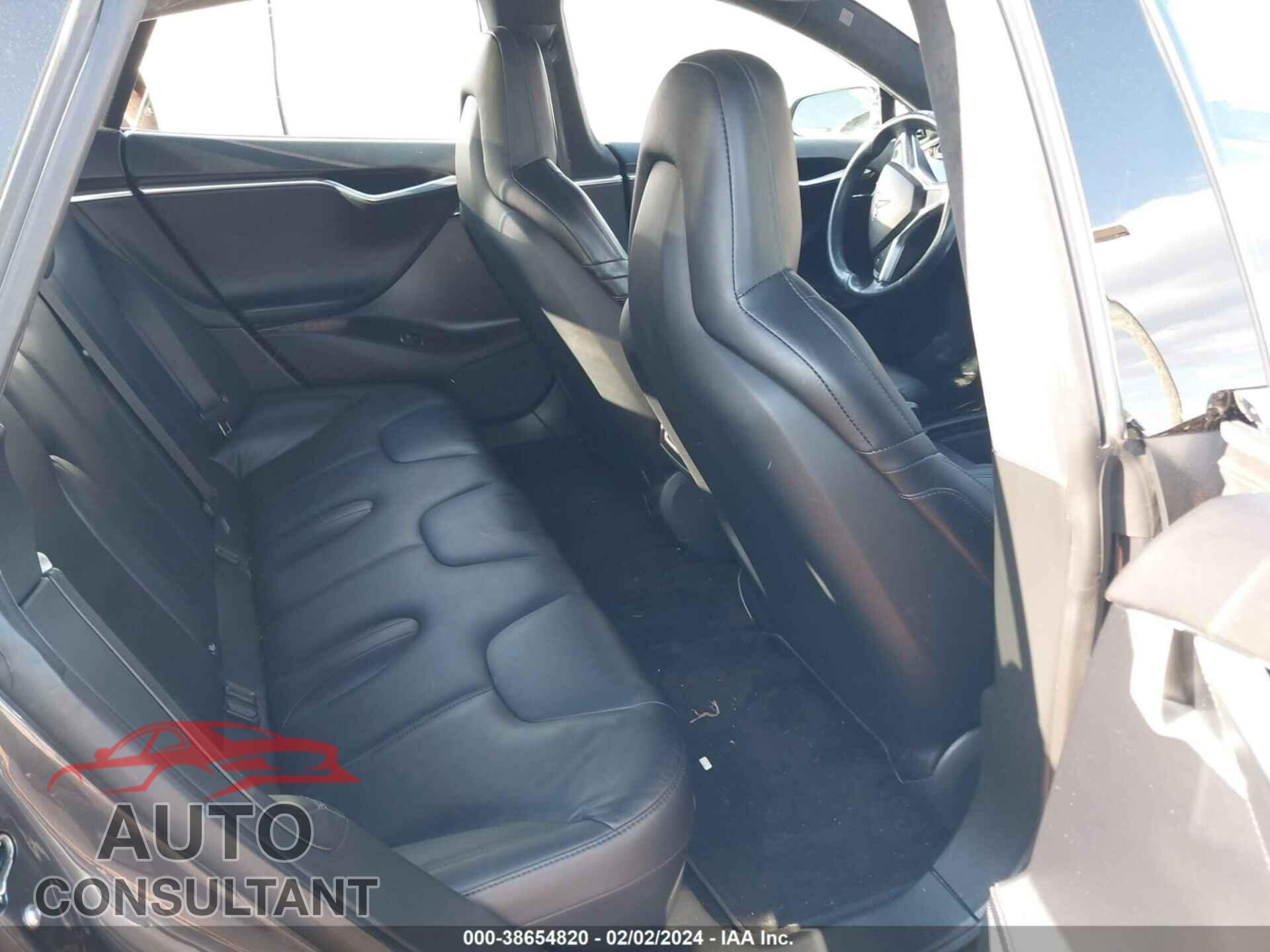 TESLA MODEL S 2016 - 5YJSA1E27GF152147