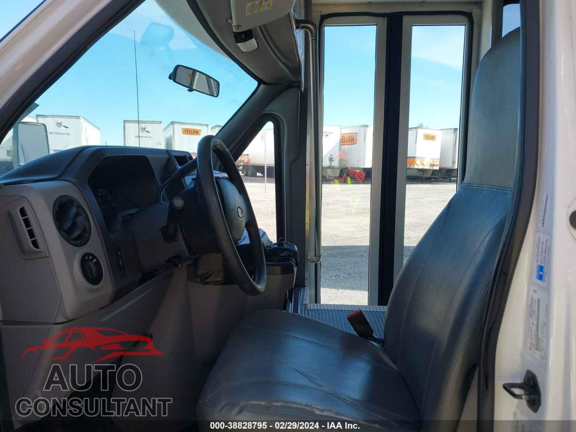 FORD ECONOLINE 2017 - 1FDEE3FS2HDC27532