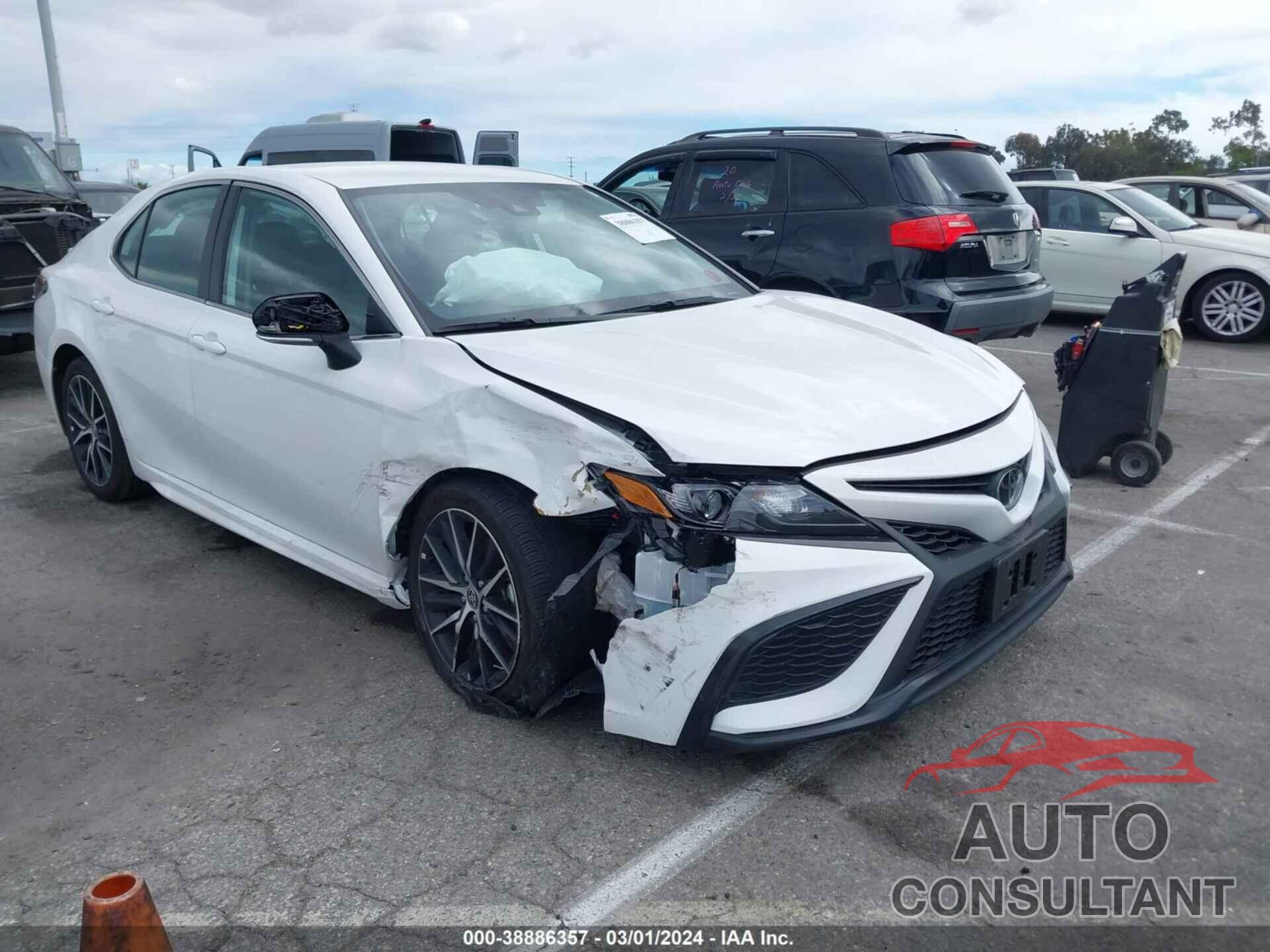 TOYOTA CAMRY 2023 - 4T1G11AK1PU835900