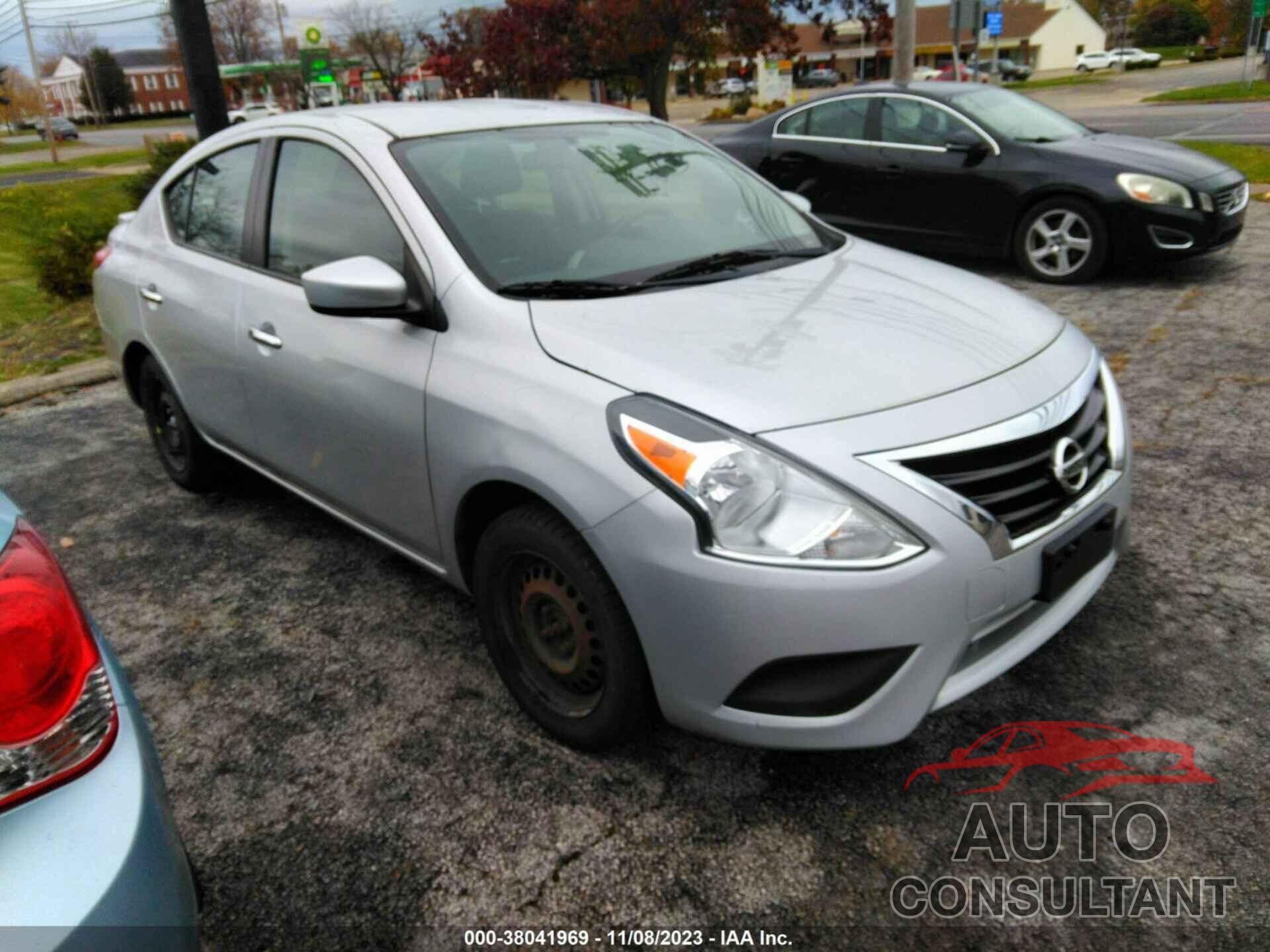 NISSAN VERSA 2018 - 3N1CN7AP5JK408056