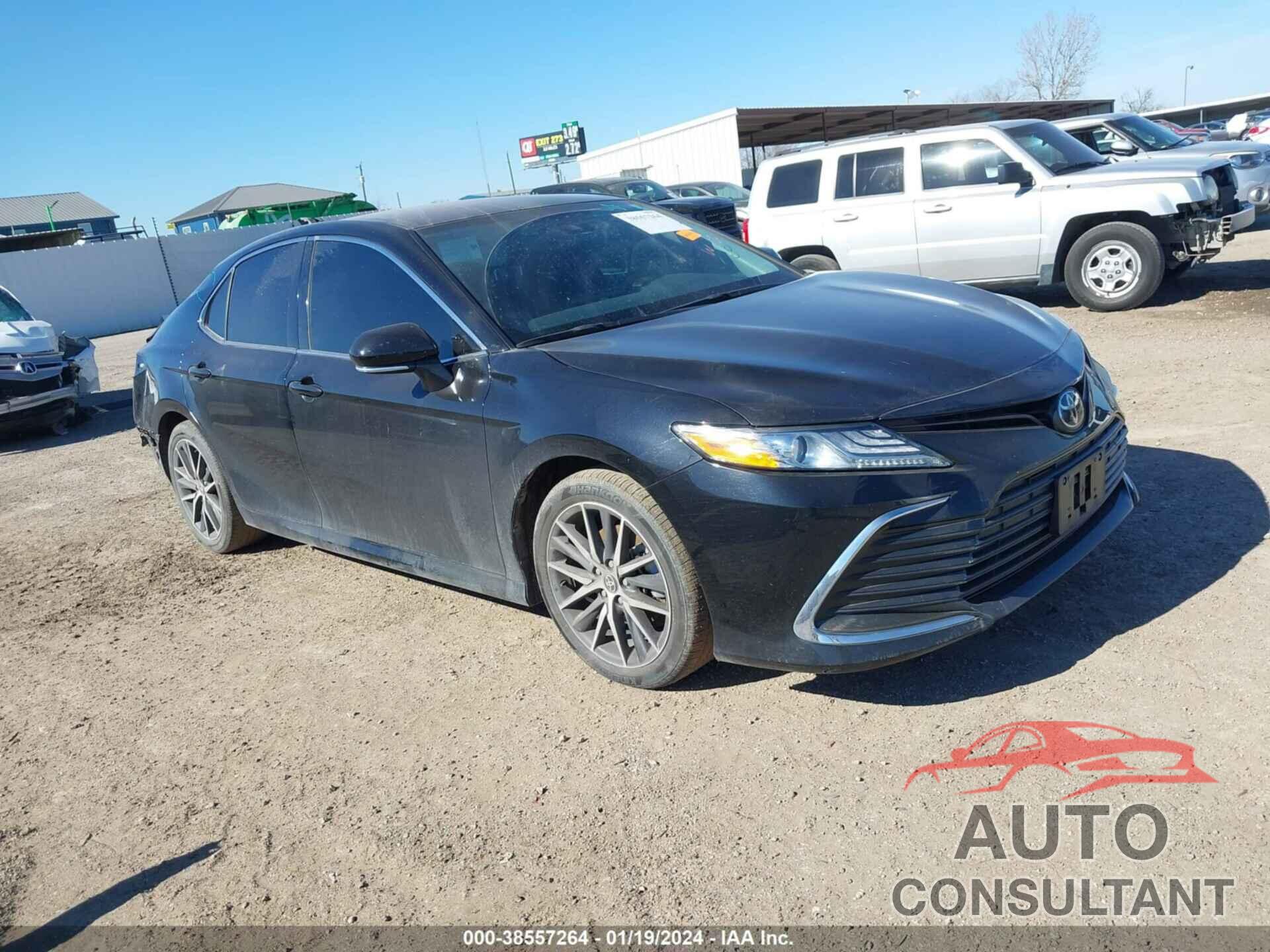 TOYOTA CAMRY 2021 - 4T1F11AK3MU568864