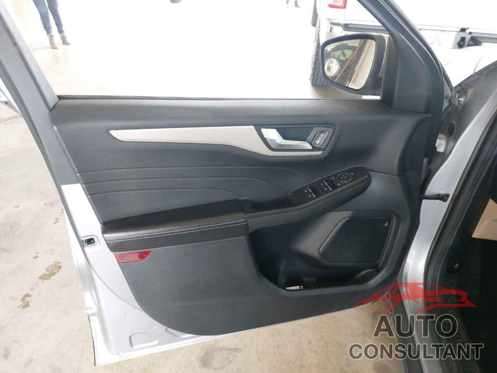 FORD ESCAPE 2021 - 1FMCU9G62MUA43054