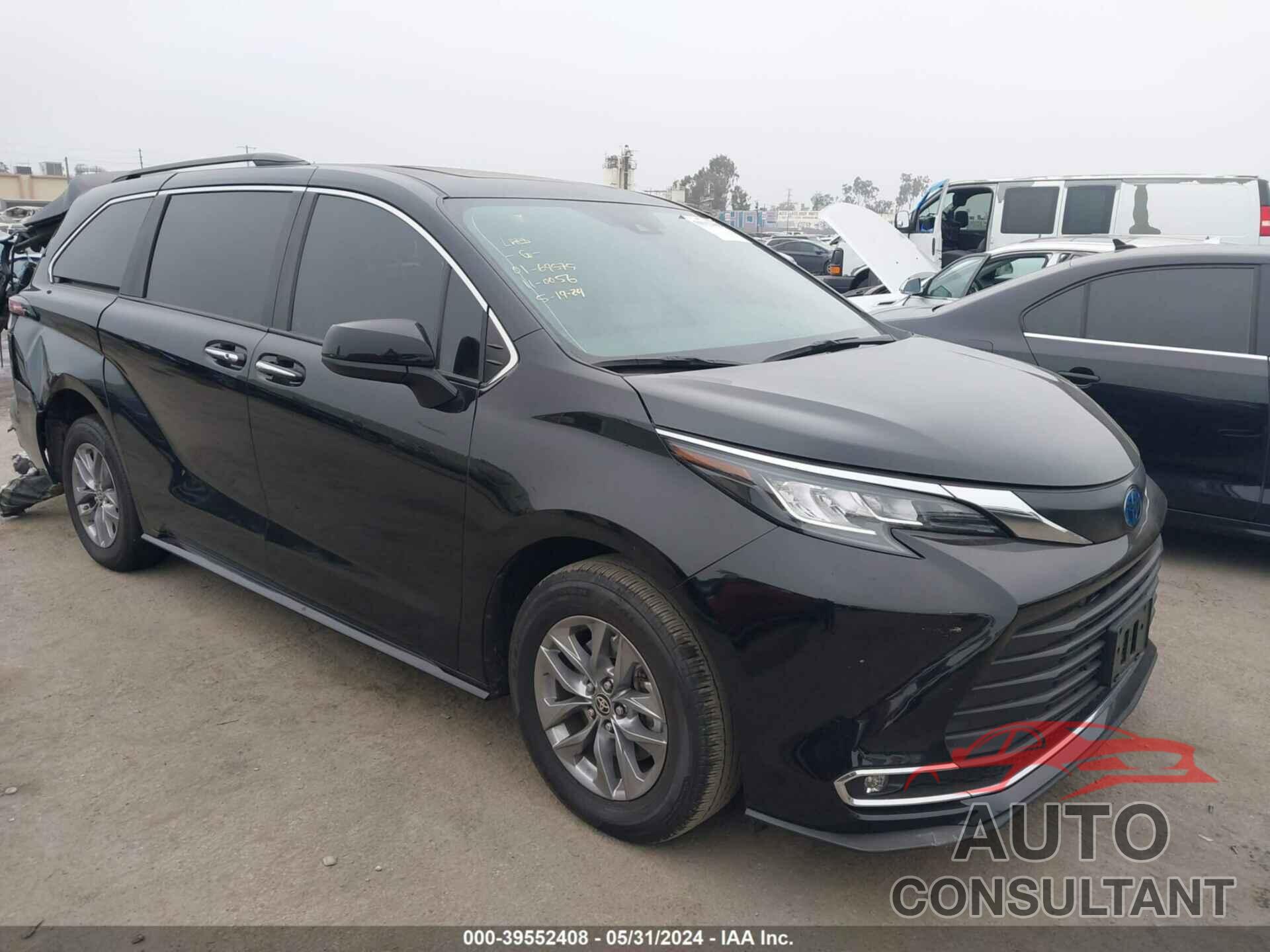 TOYOTA SIENNA 2023 - 5TDYRKEC4PS142723