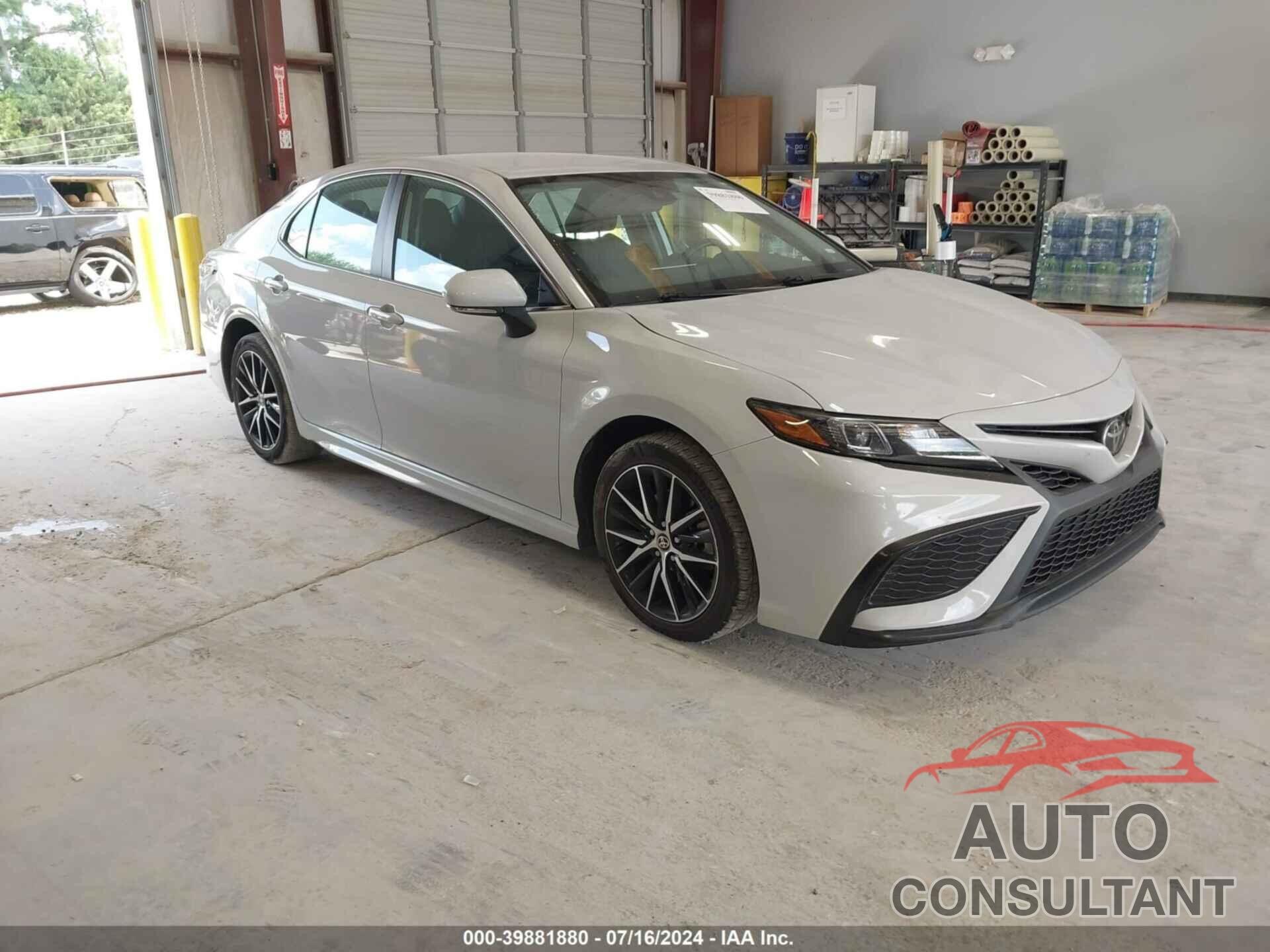TOYOTA CAMRY 2022 - 4T1G11AK5NU063298