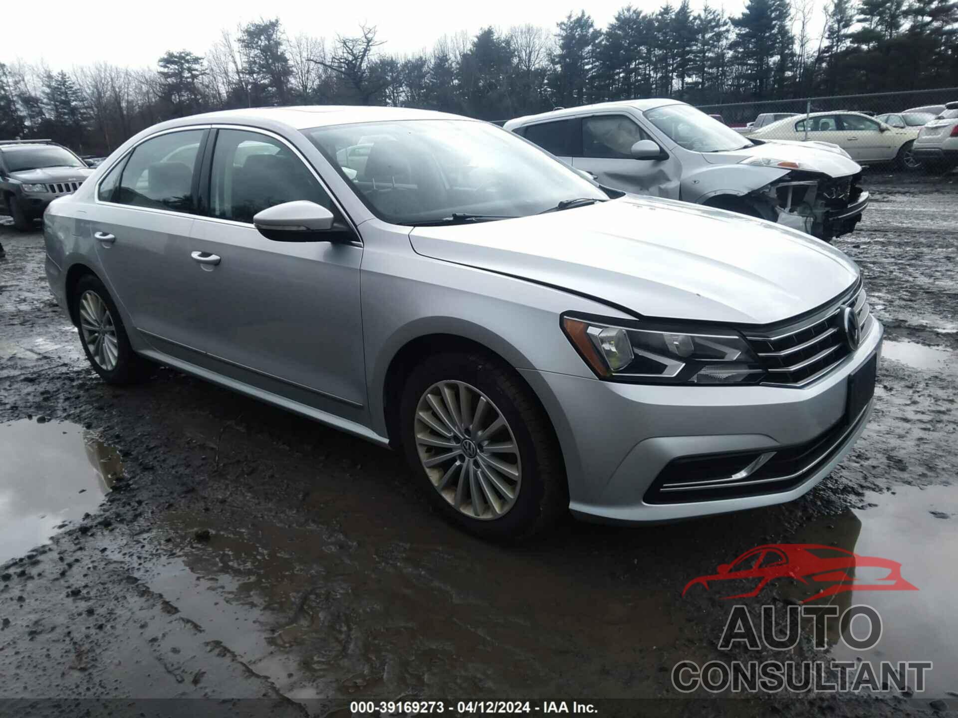 VOLKSWAGEN PASSAT 2017 - 1VWBT7A34HC051753