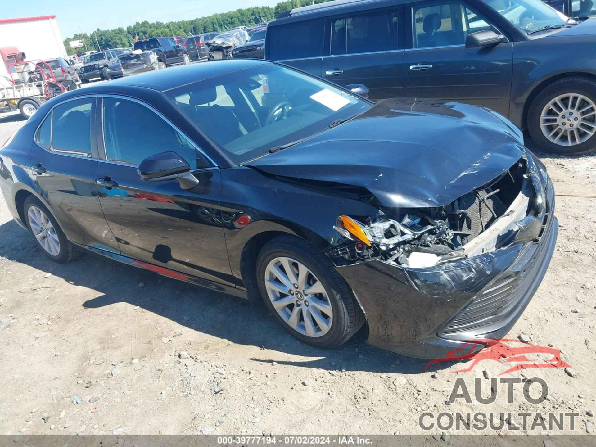 TOYOTA CAMRY 2018 - 4T1B11HK1JU632156