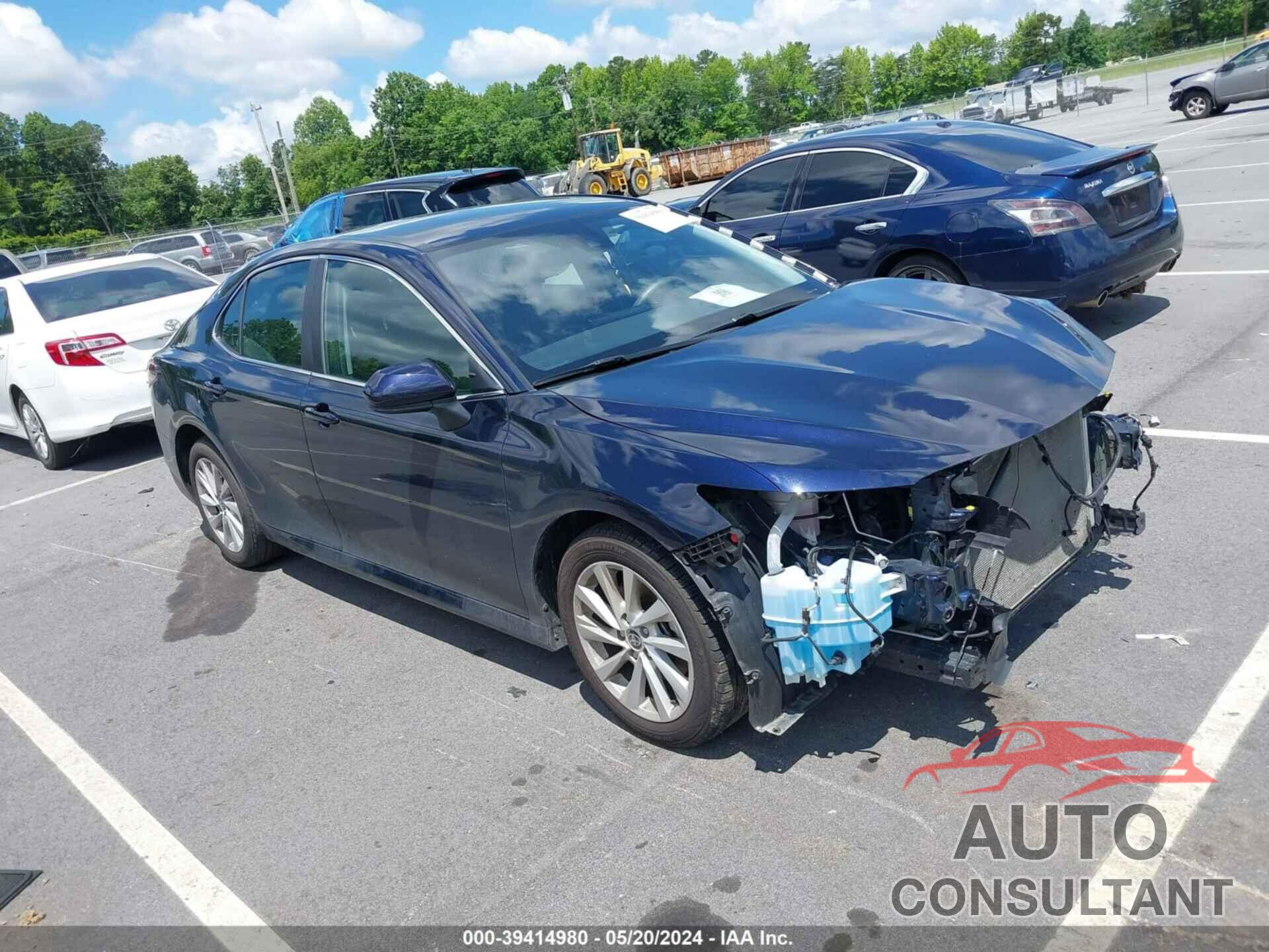 TOYOTA CAMRY 2022 - 4T1C11AK0NU627728