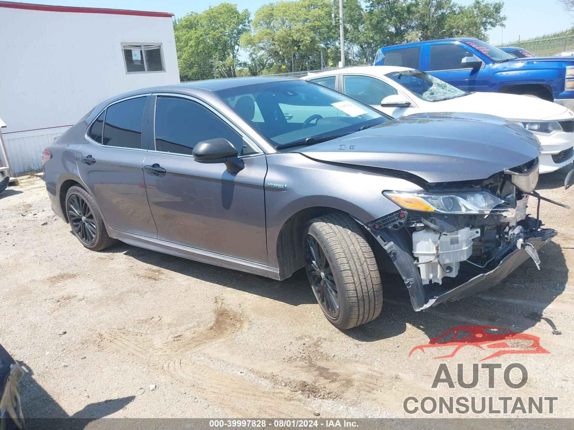 TOYOTA CAMRY HYBRID 2018 - 4T1B21HK4JU510694