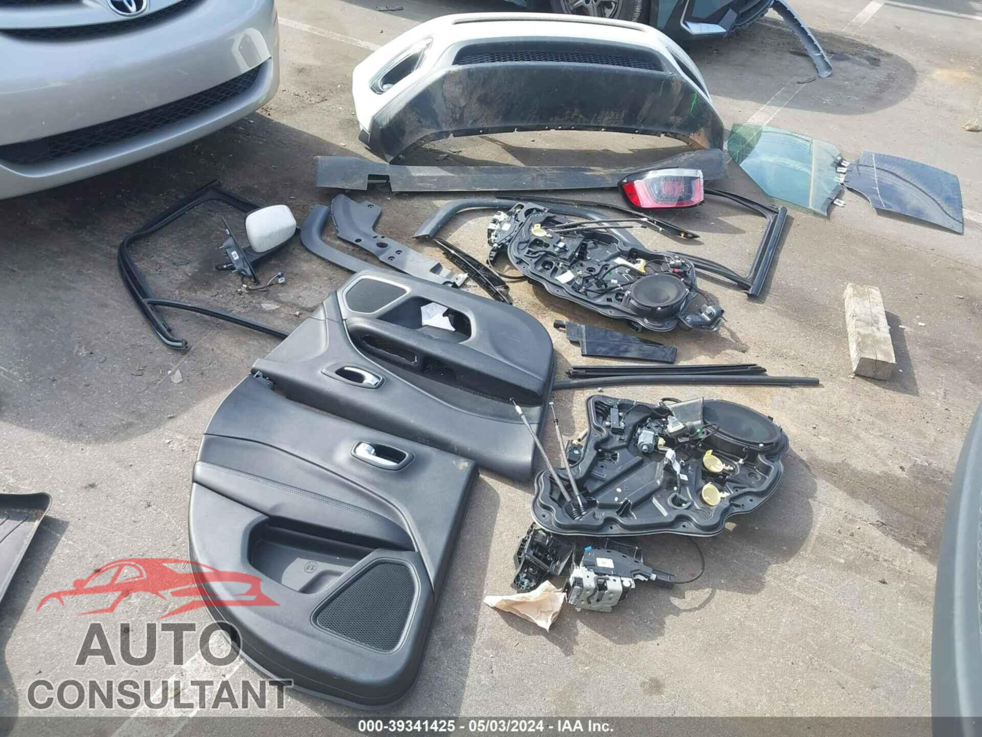 JEEP COMPASS 2018 - 3C4NJDBB3JT480189