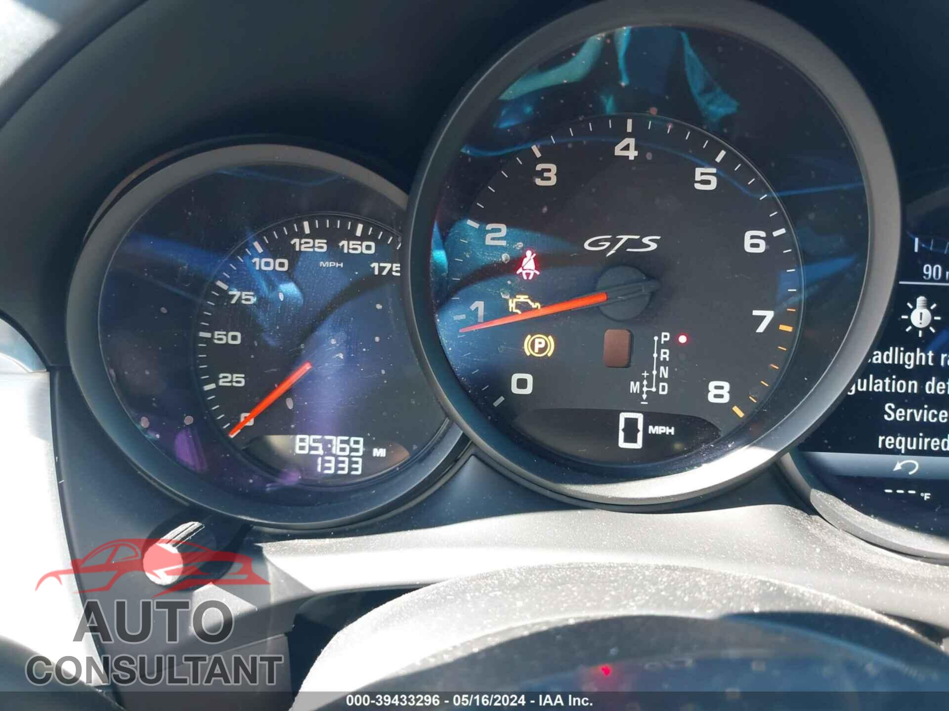 PORSCHE MACAN 2018 - WP1AG2A56JLB61439