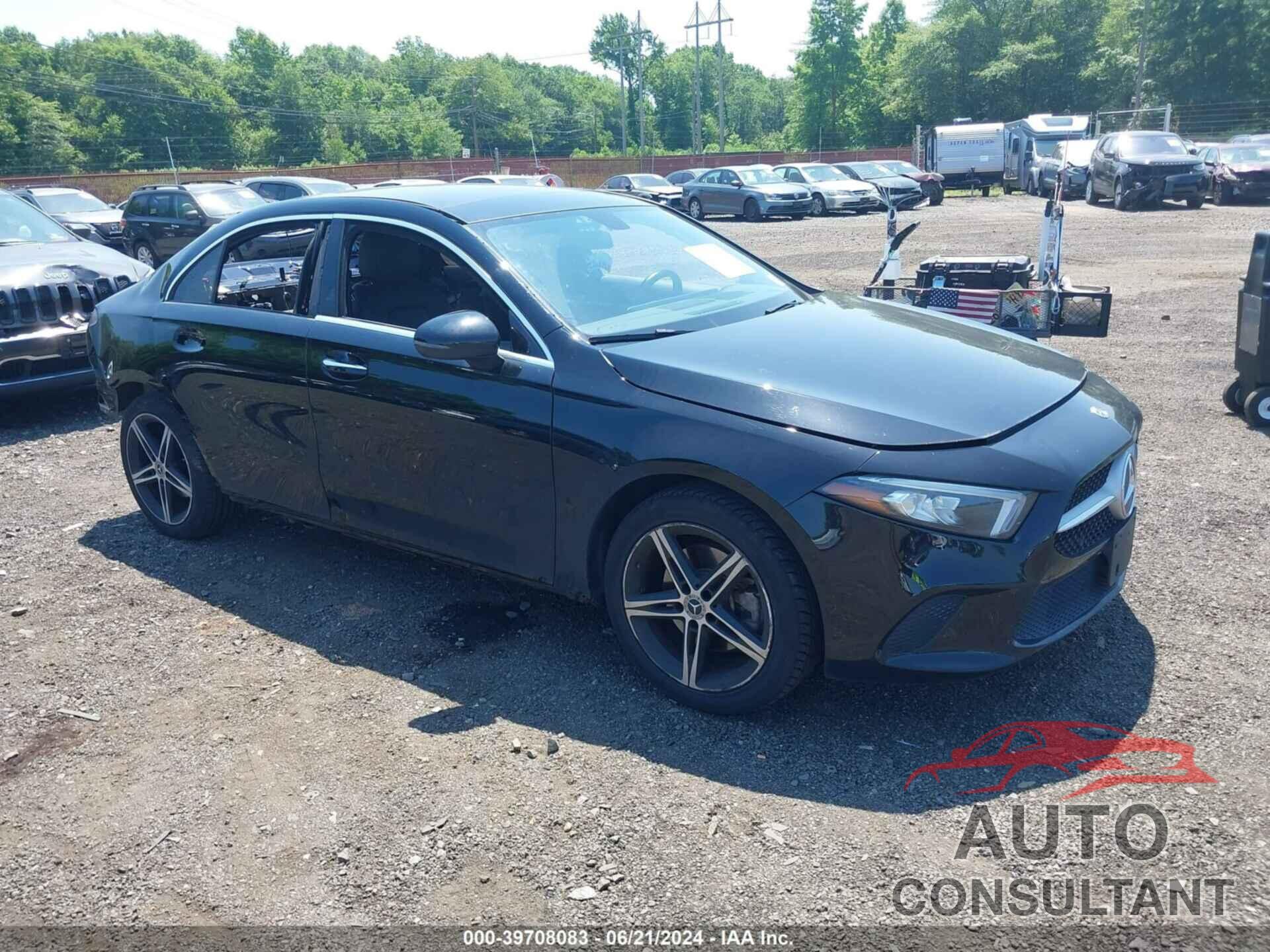 MERCEDES-BENZ A 220 2019 - WDD3G4FB1KW028842