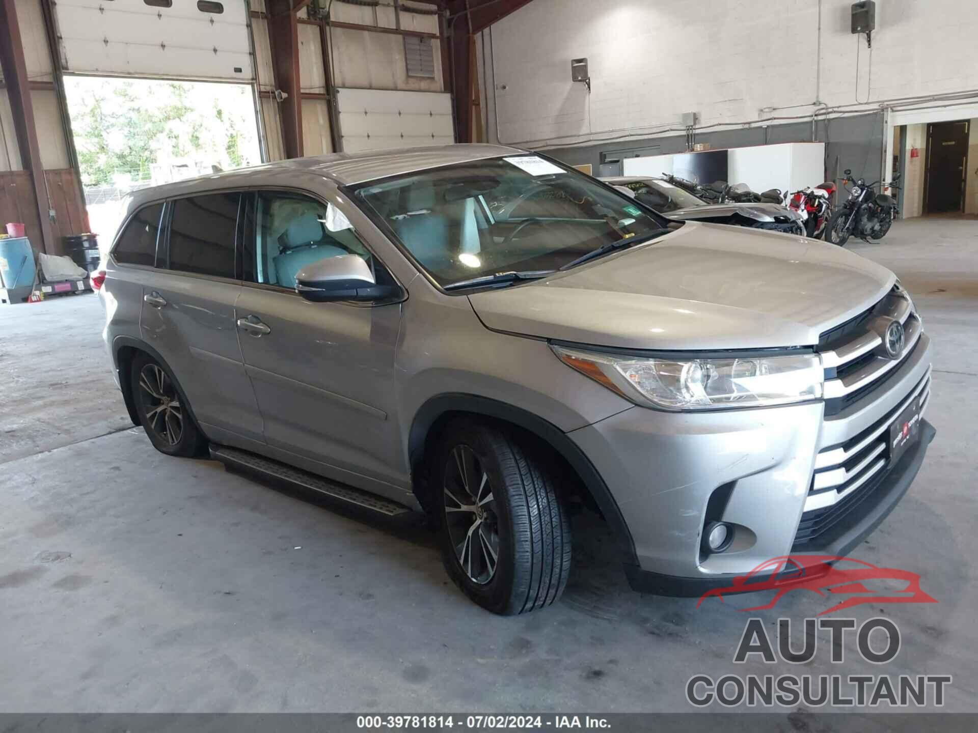 TOYOTA HIGHLANDER 2018 - 5TDBZRFH3JS825318