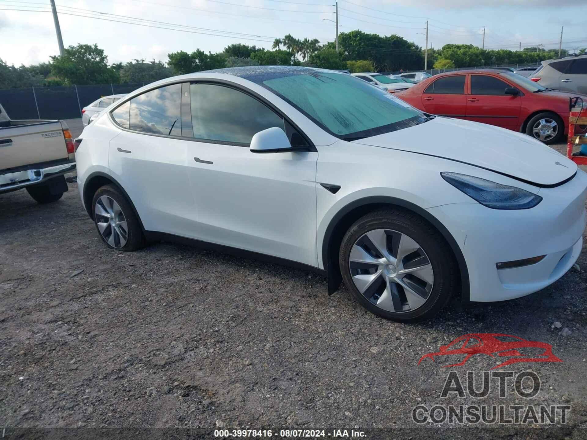 TESLA MODEL Y 2022 - 7SAYGDEE8NF450372