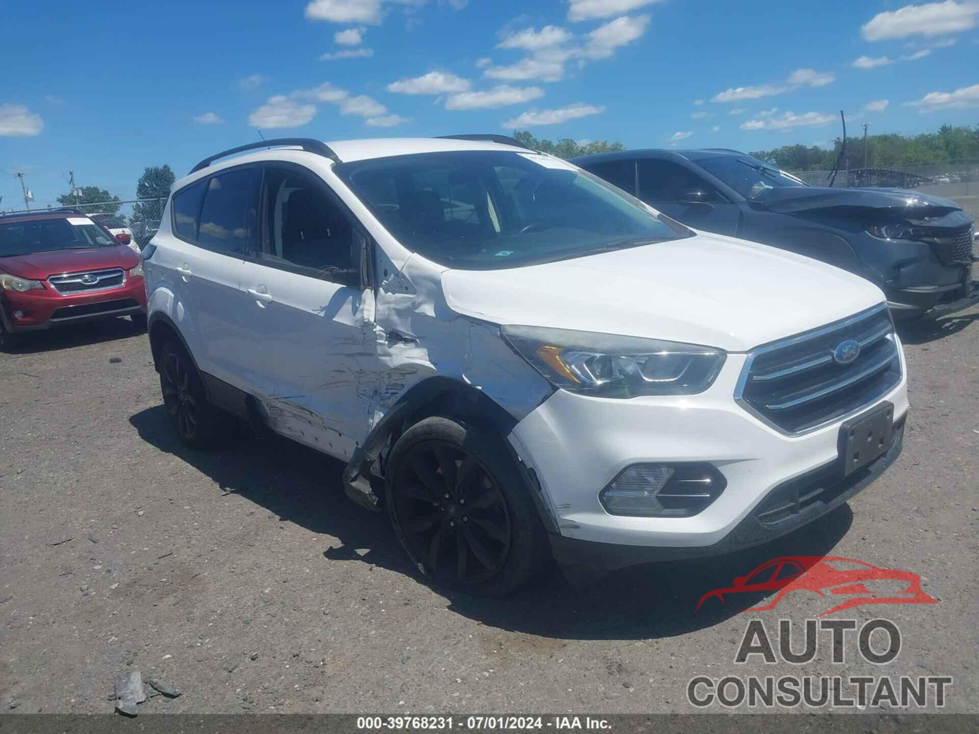 FORD ESCAPE 2017 - 1FMCU9GD2HUC44554