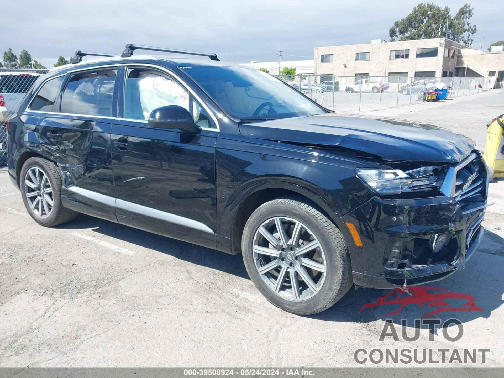 AUDI Q7 2019 - WA1LHAF77KD024060