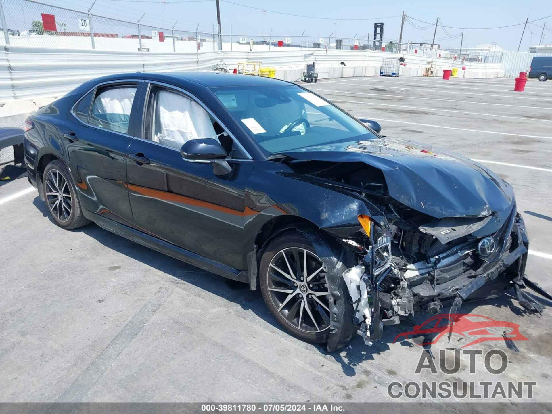 TOYOTA CAMRY 2022 - 4T1G11AK5NU689224