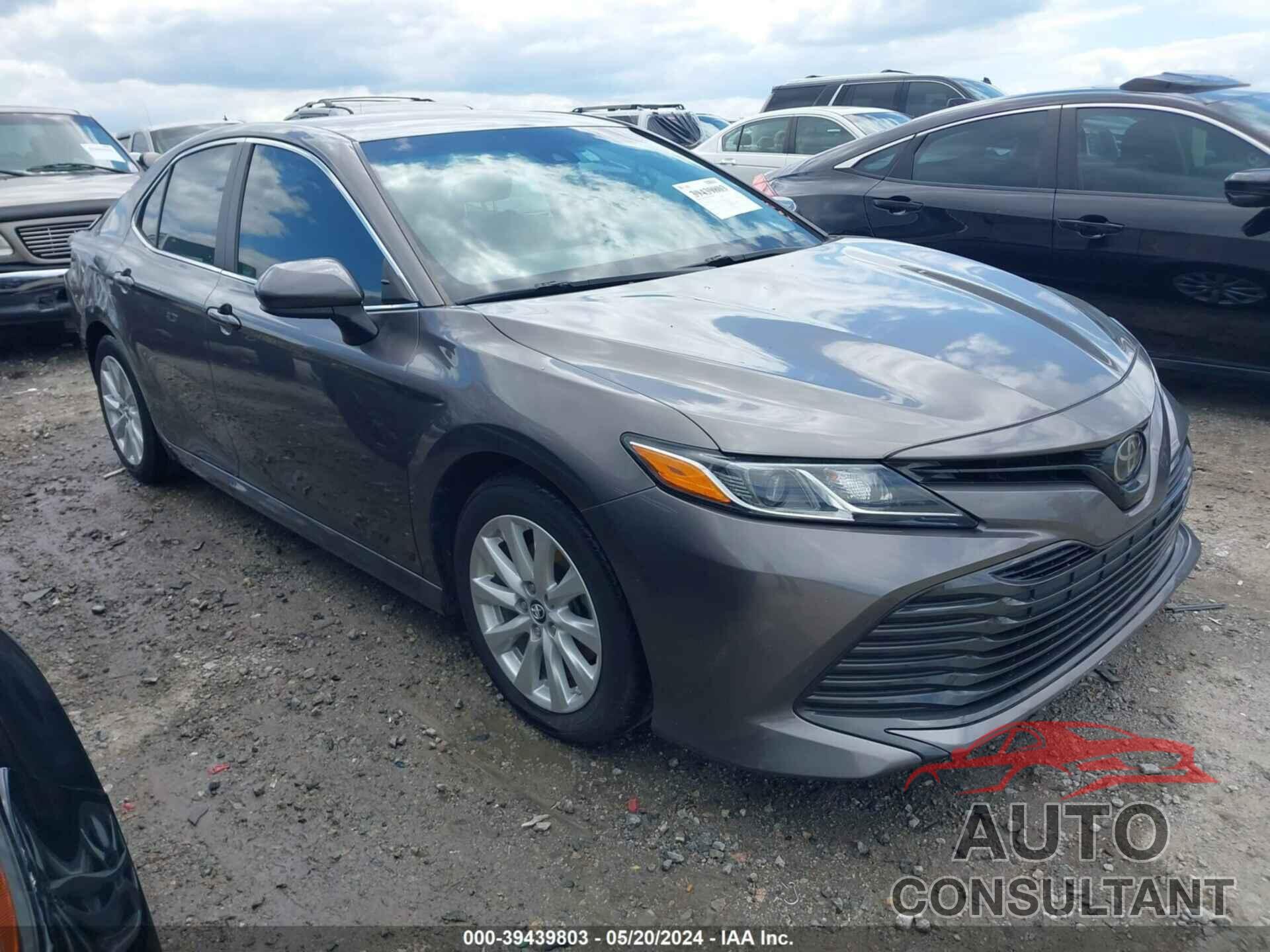 TOYOTA CAMRY 2018 - 4T1B11HK6JU123289