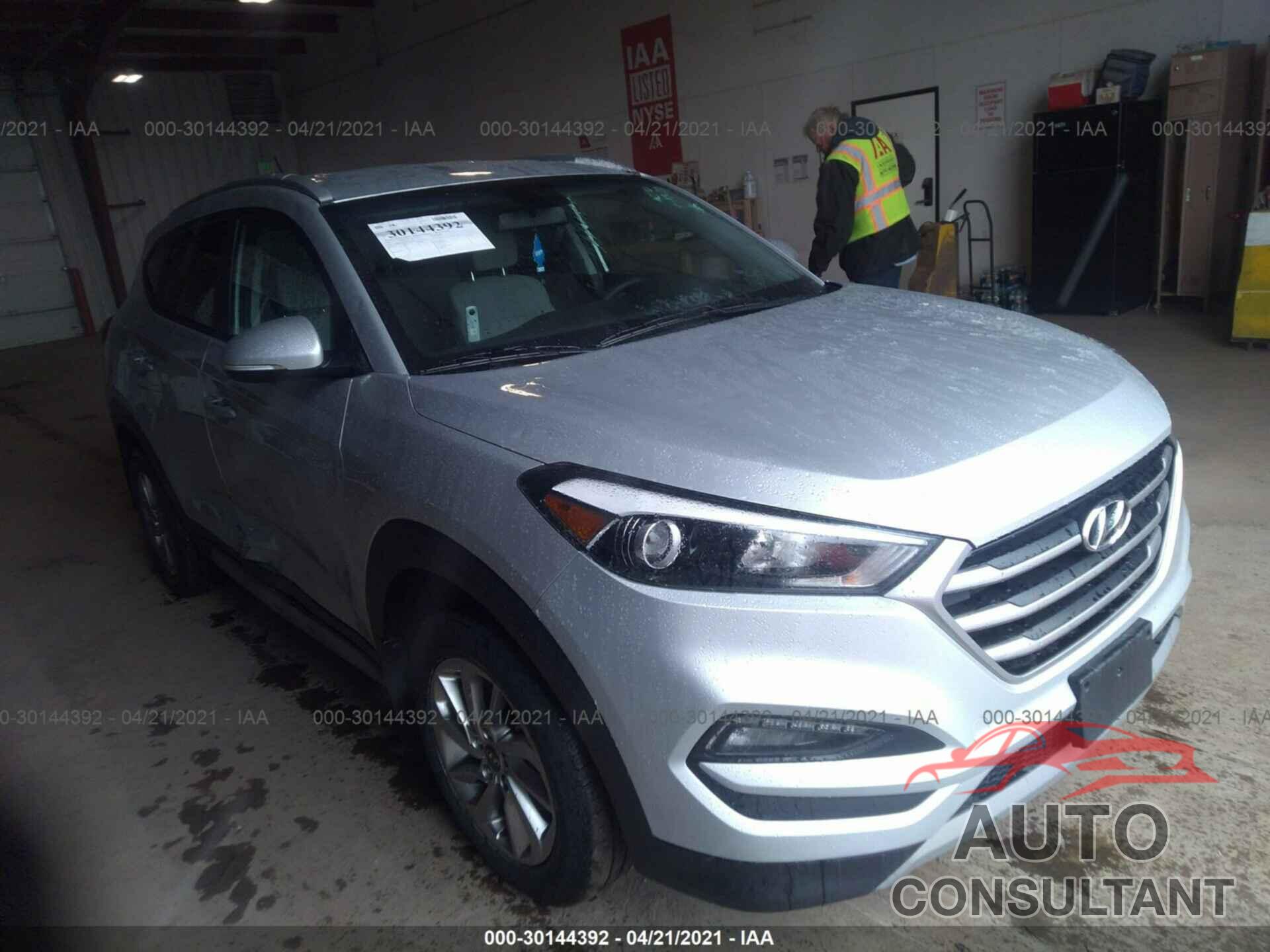 HYUNDAI TUCSON 2017 - KM8J3CA29HU429621