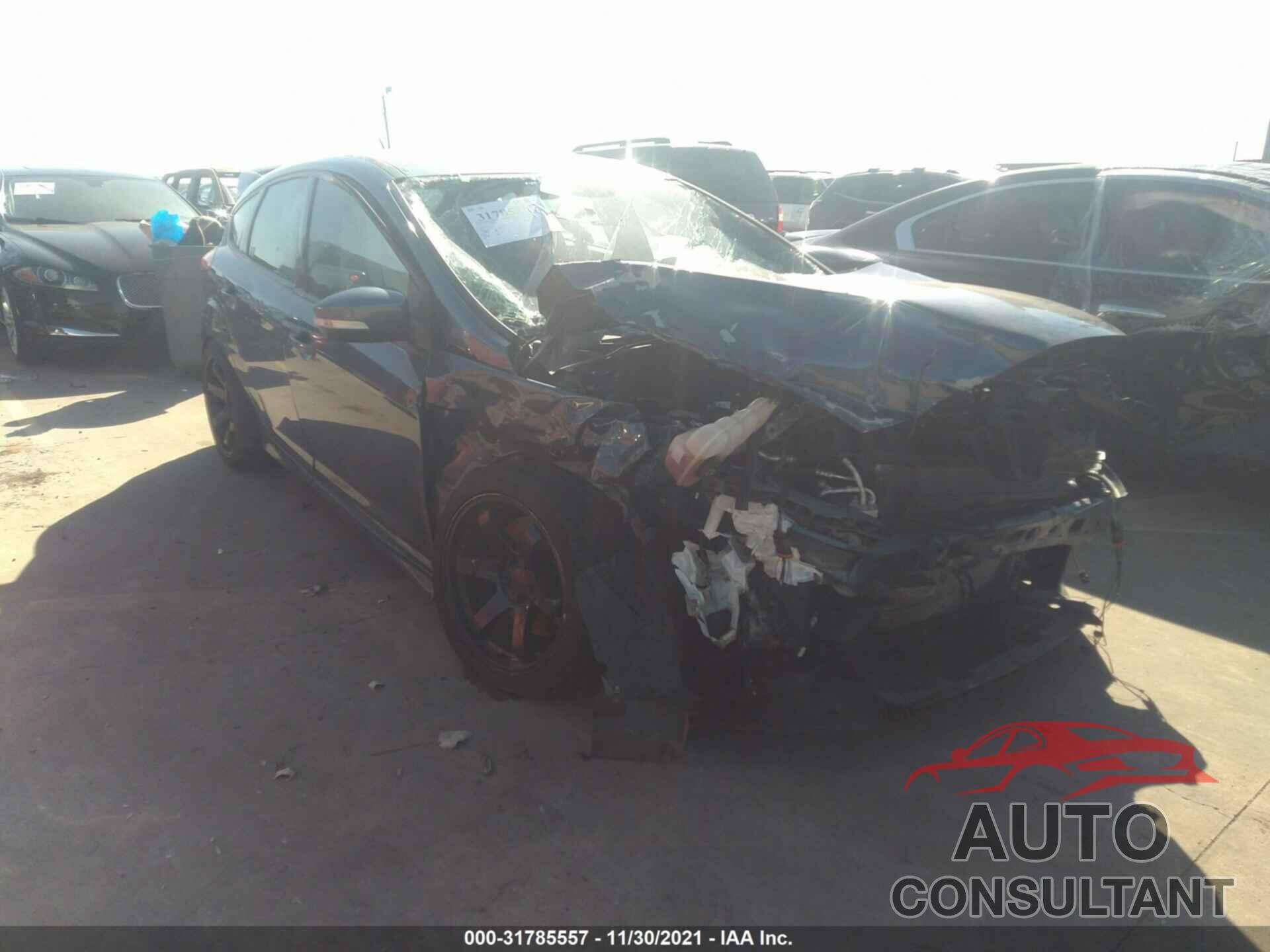 FORD FOCUS 2018 - 1FADP3L95JL255418