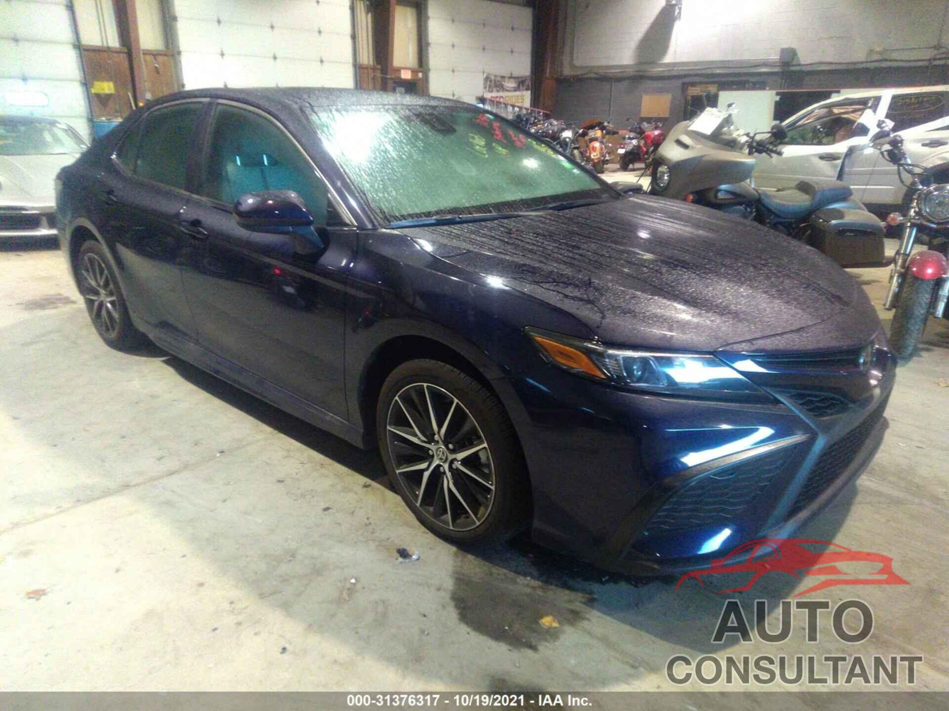 TOYOTA CAMRY 2021 - 4T1G11AK6MU558818