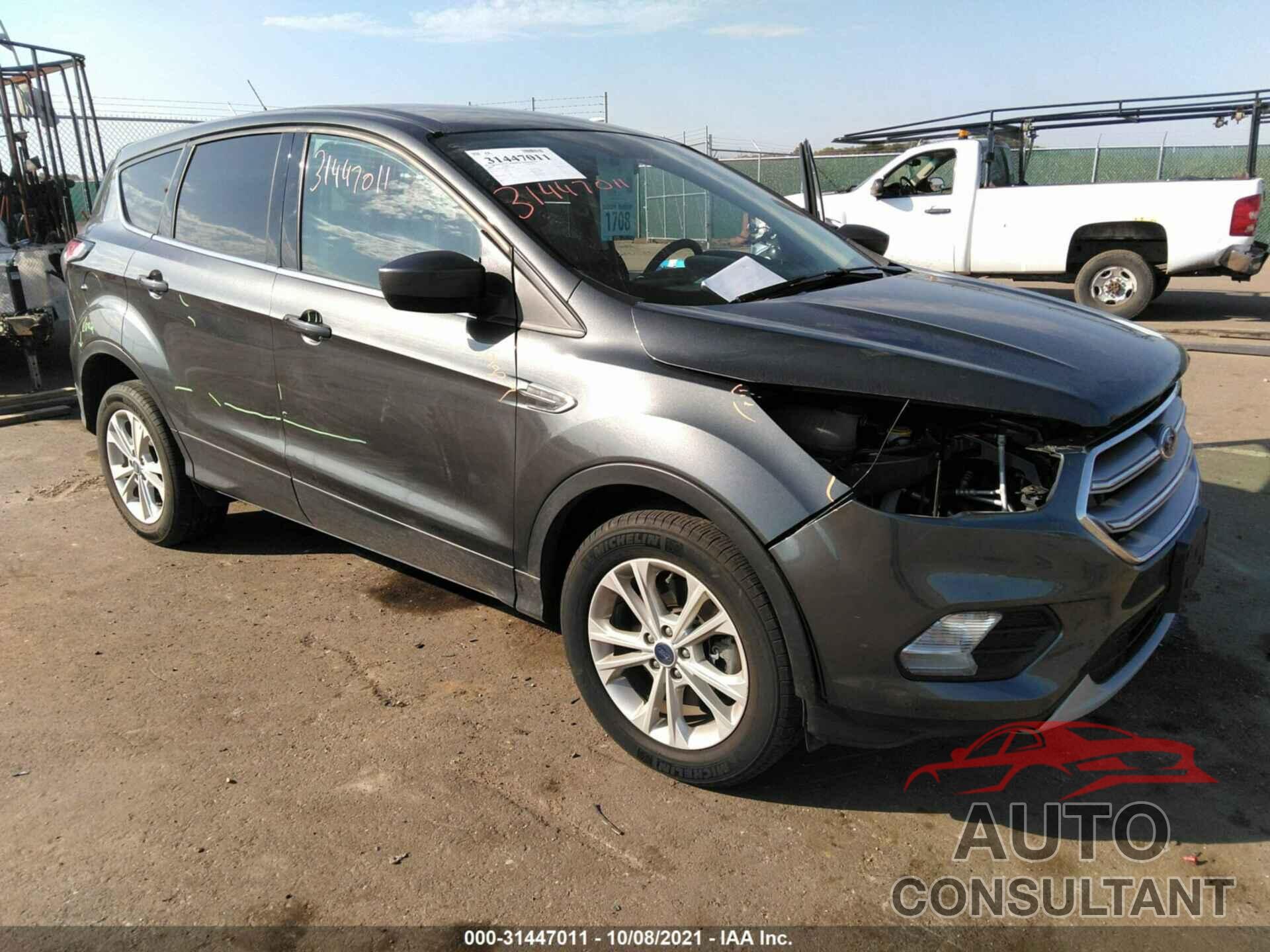FORD ESCAPE 2017 - 1FMCU9GD4HUC87907