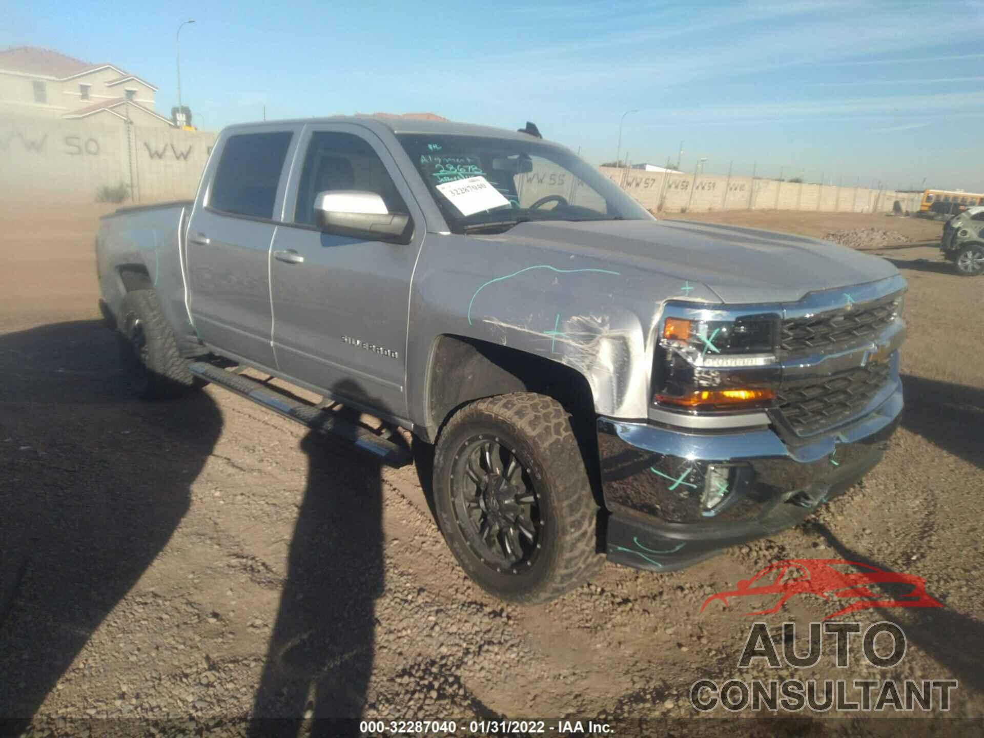 CHEVROLET SILVERADO 1500 2018 - 3GCUKREC6JG585795