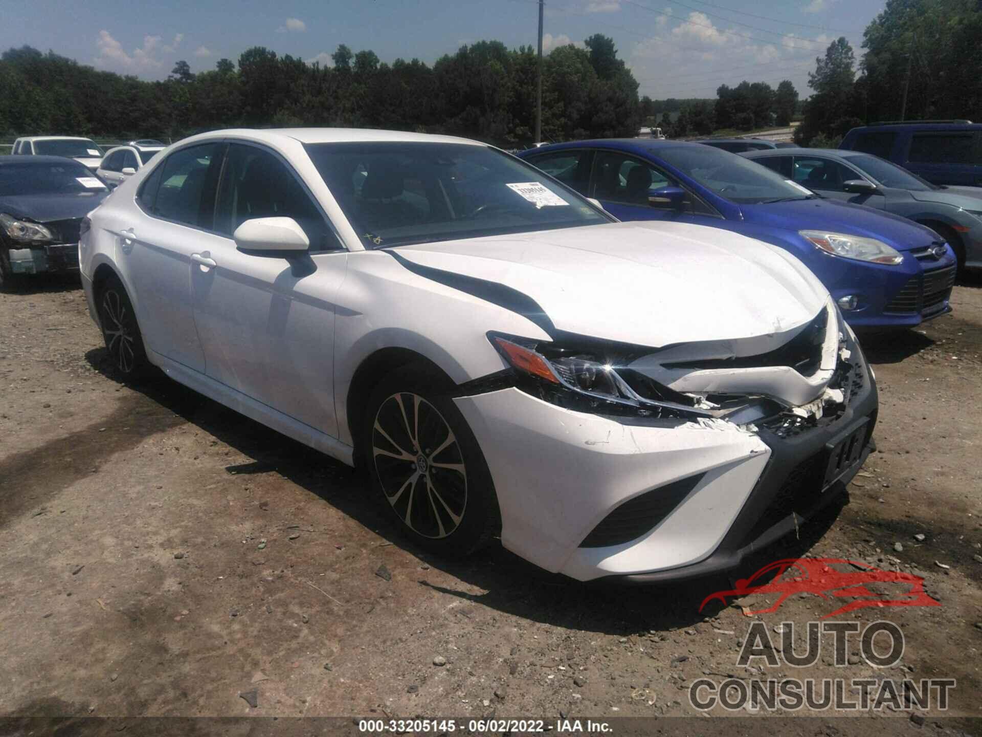 TOYOTA CAMRY 2018 - 4T1B11HK6JU065068
